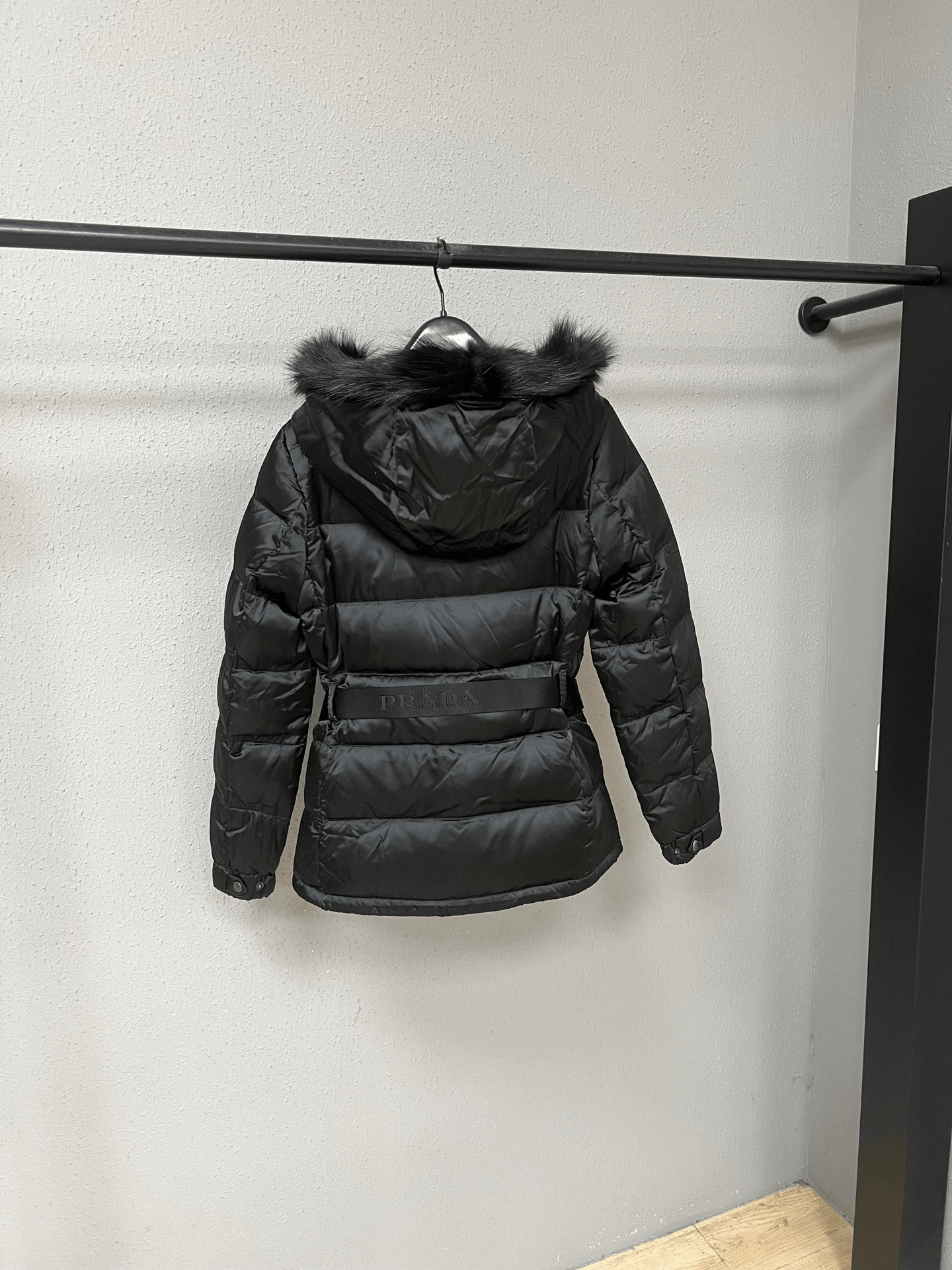 Prada Prada Down Black Down Jacket M Women Size M / US 6-8 / IT 42-44 - 2 Thumbnail