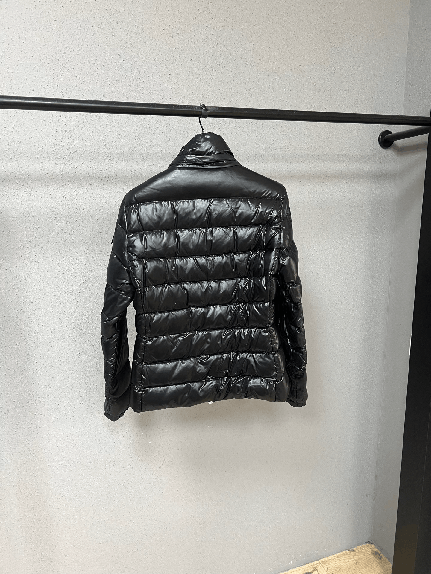 Moncler Moncler Down Down Jacket S Women Size S / US 4 / IT 40 - 2 Thumbnail