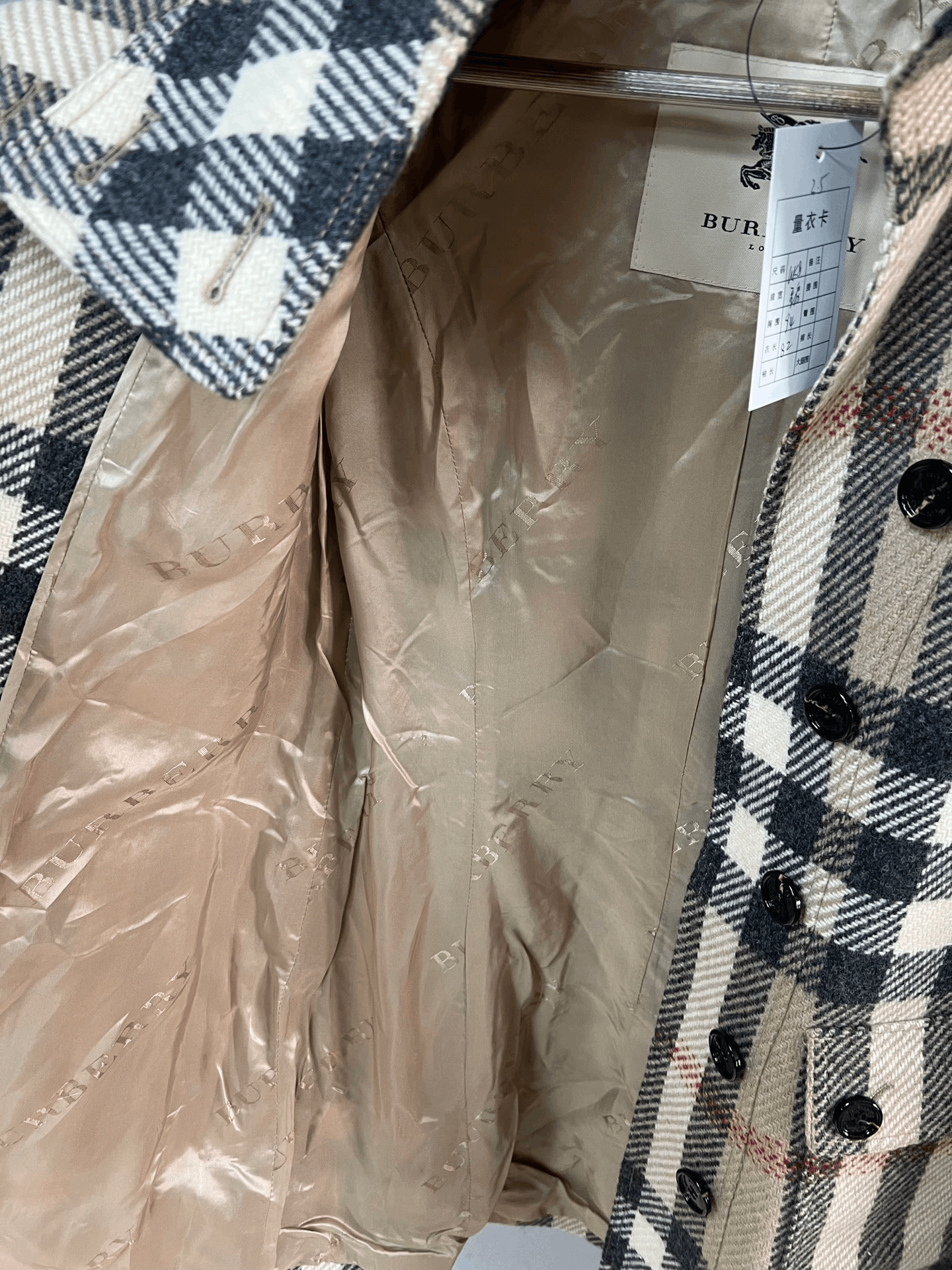 Burberry Burberry Plaid Coat M Women Size M / US 6-8 / IT 42-44 - 3 Thumbnail