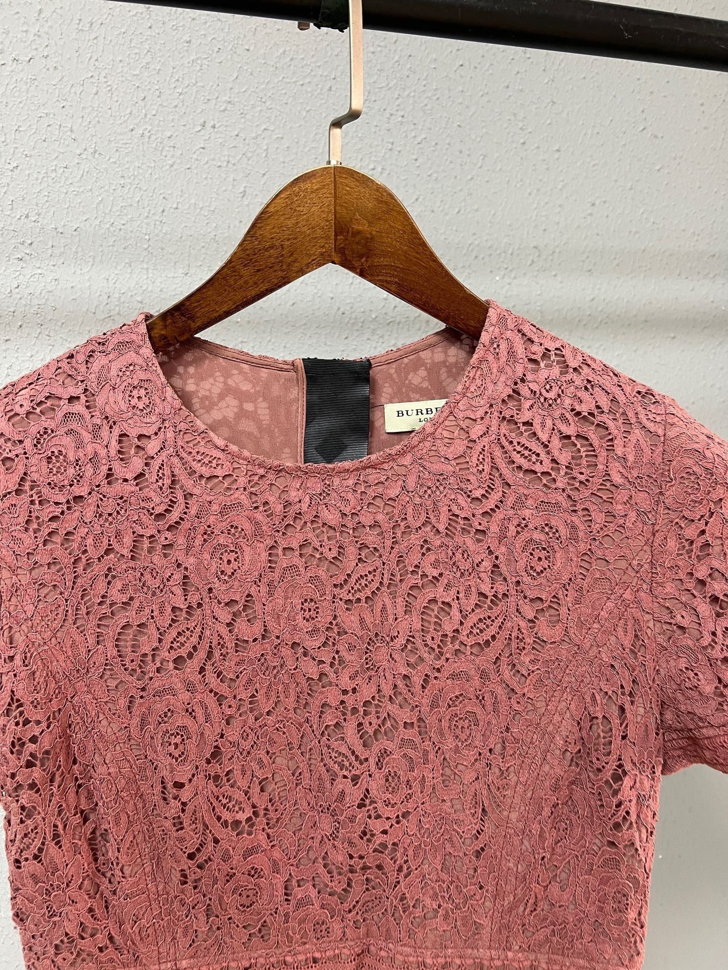Burberry Burberry T-Shirt S Women Size S / US 4 / IT 40 - 3 Thumbnail