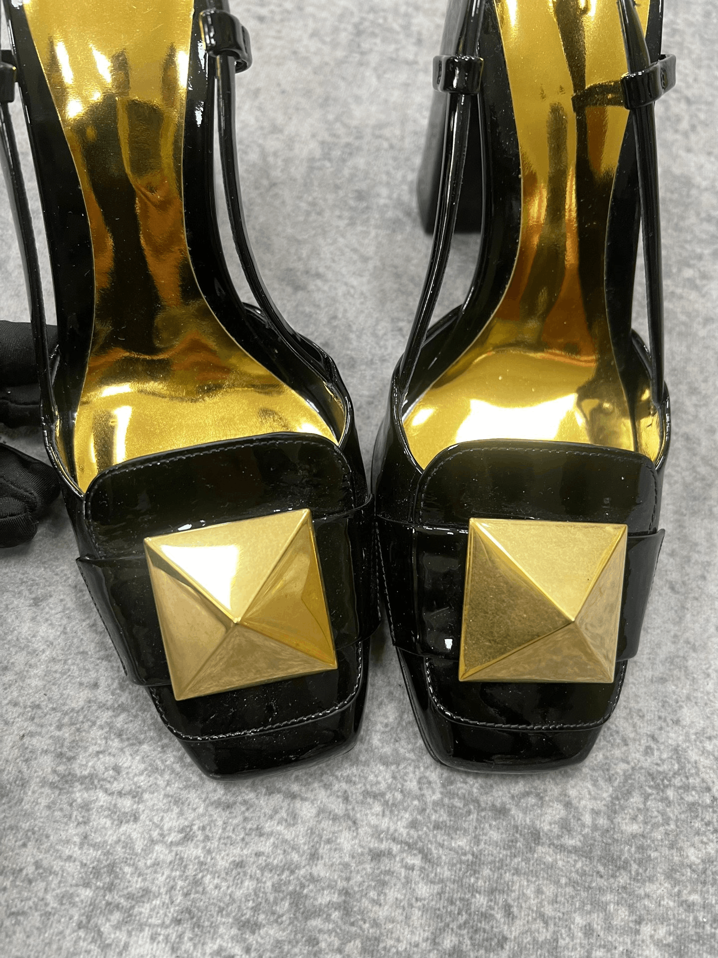 Valentino Valentino Lowtop Sneakers us_8-5 Women Size US 8.5 / IT 38.5 - 2 Thumbnail