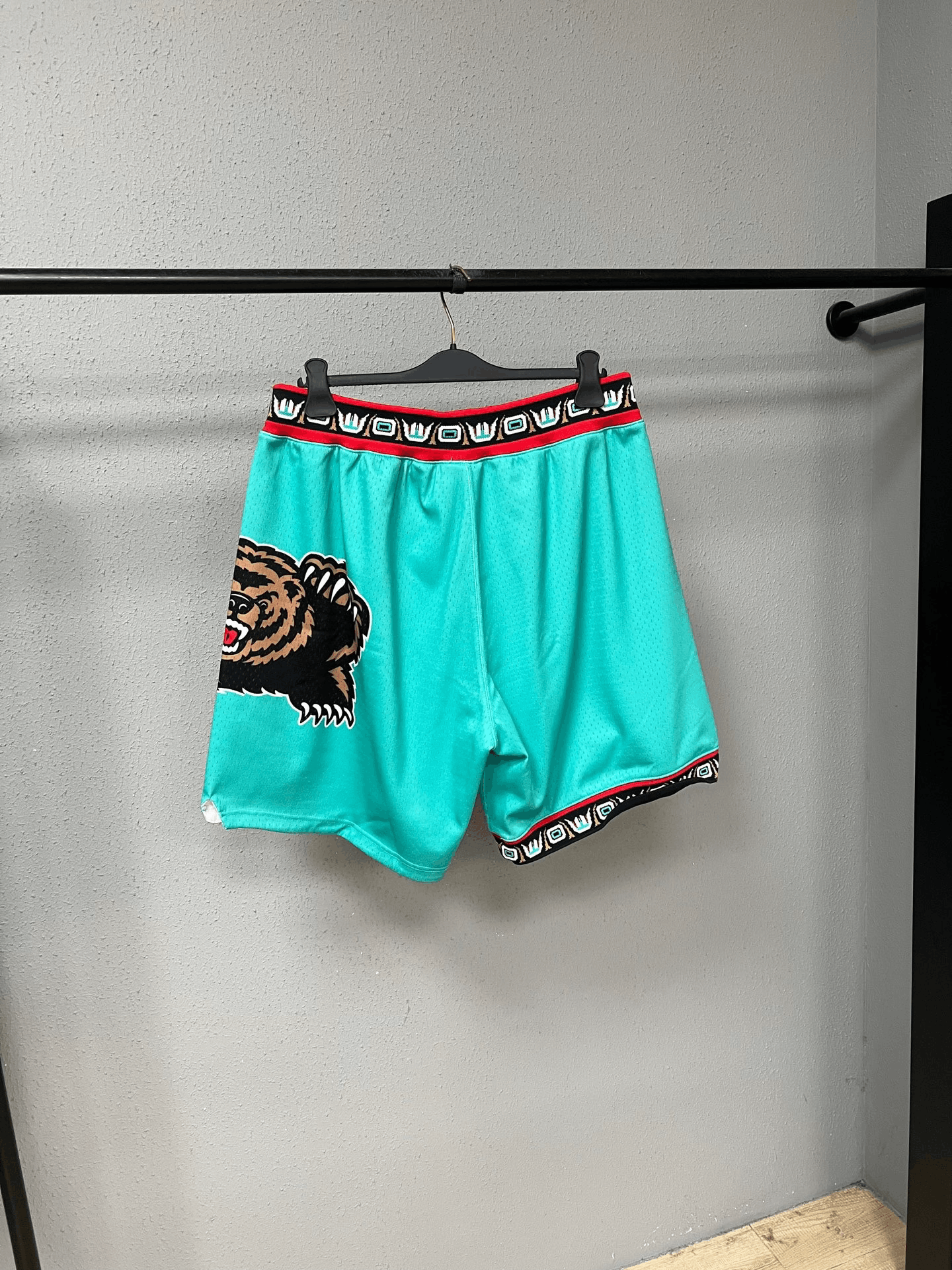 Mitchell & Ness Mitchell & Ness Basketball Shorts 32 Men Size US 32 / EU 48 - 2 Thumbnail
