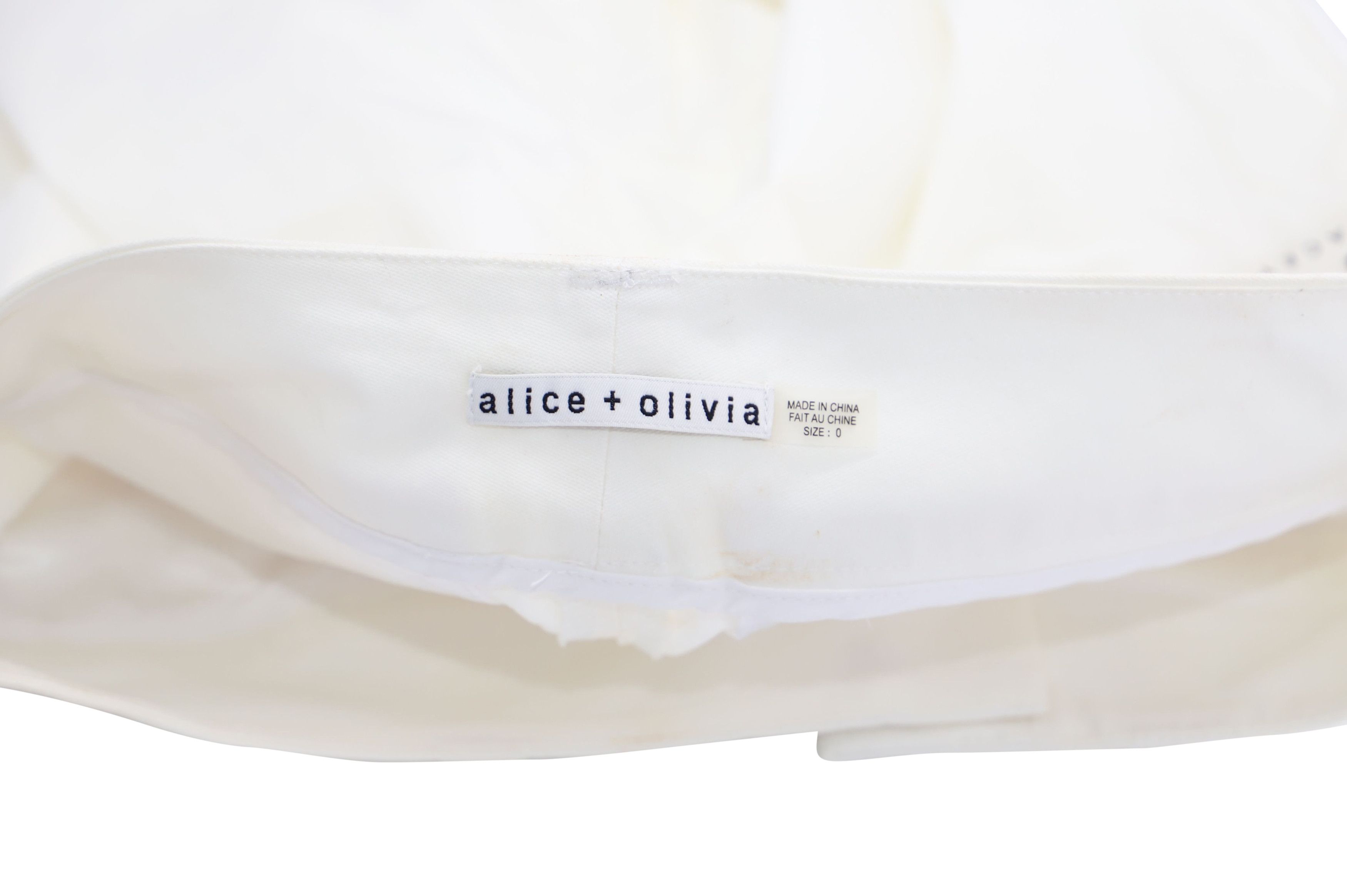 Alice + Olivia Alice + Olivia Cuffed Bermuda Shorts in White Cotton Size 25" / US 0 / IT 36 - 3 Thumbnail