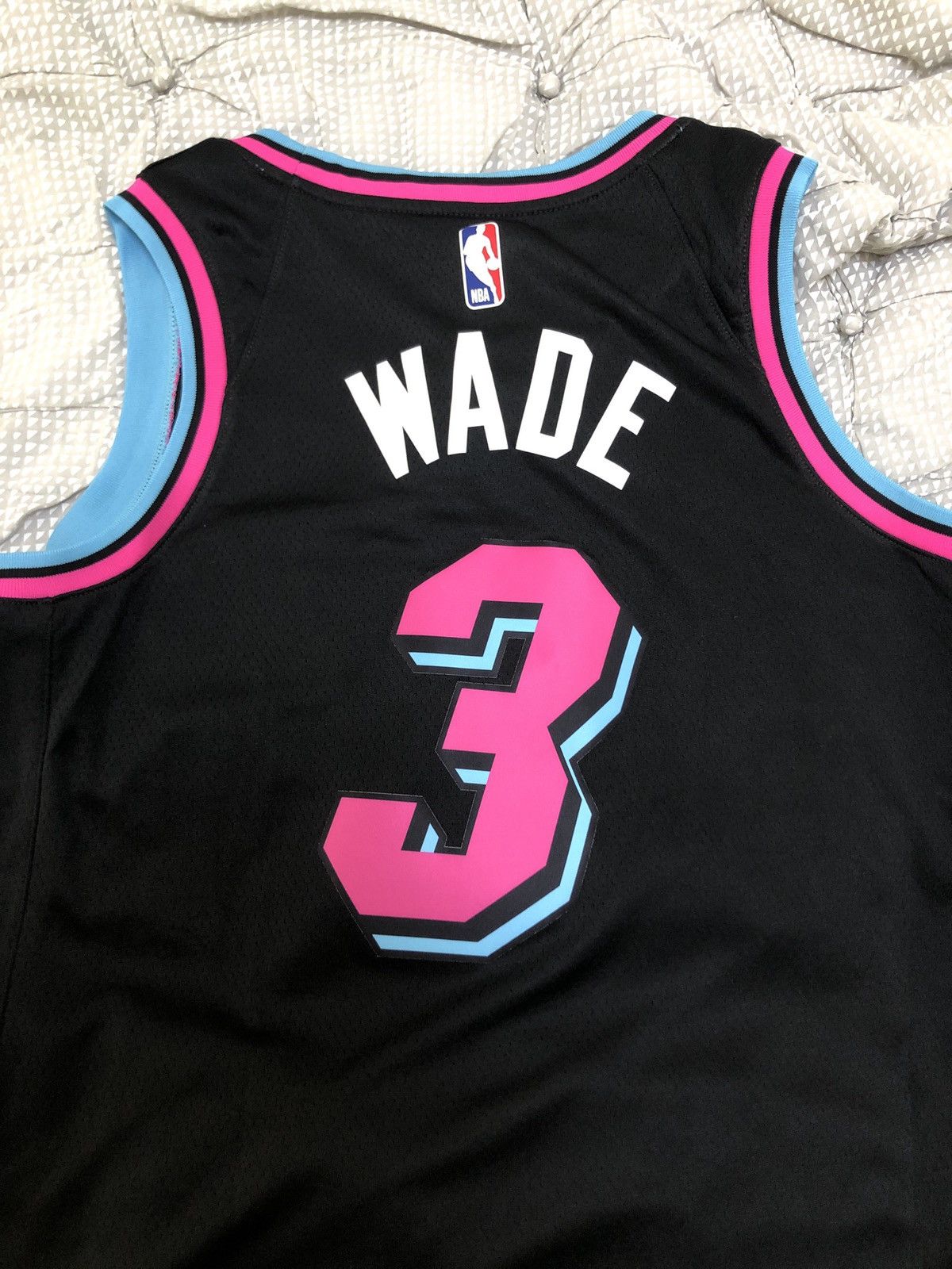 Nike Miami Heat Vice Jersey D. Wade Size US L / EU 52-54 / 3 - 4 Preview
