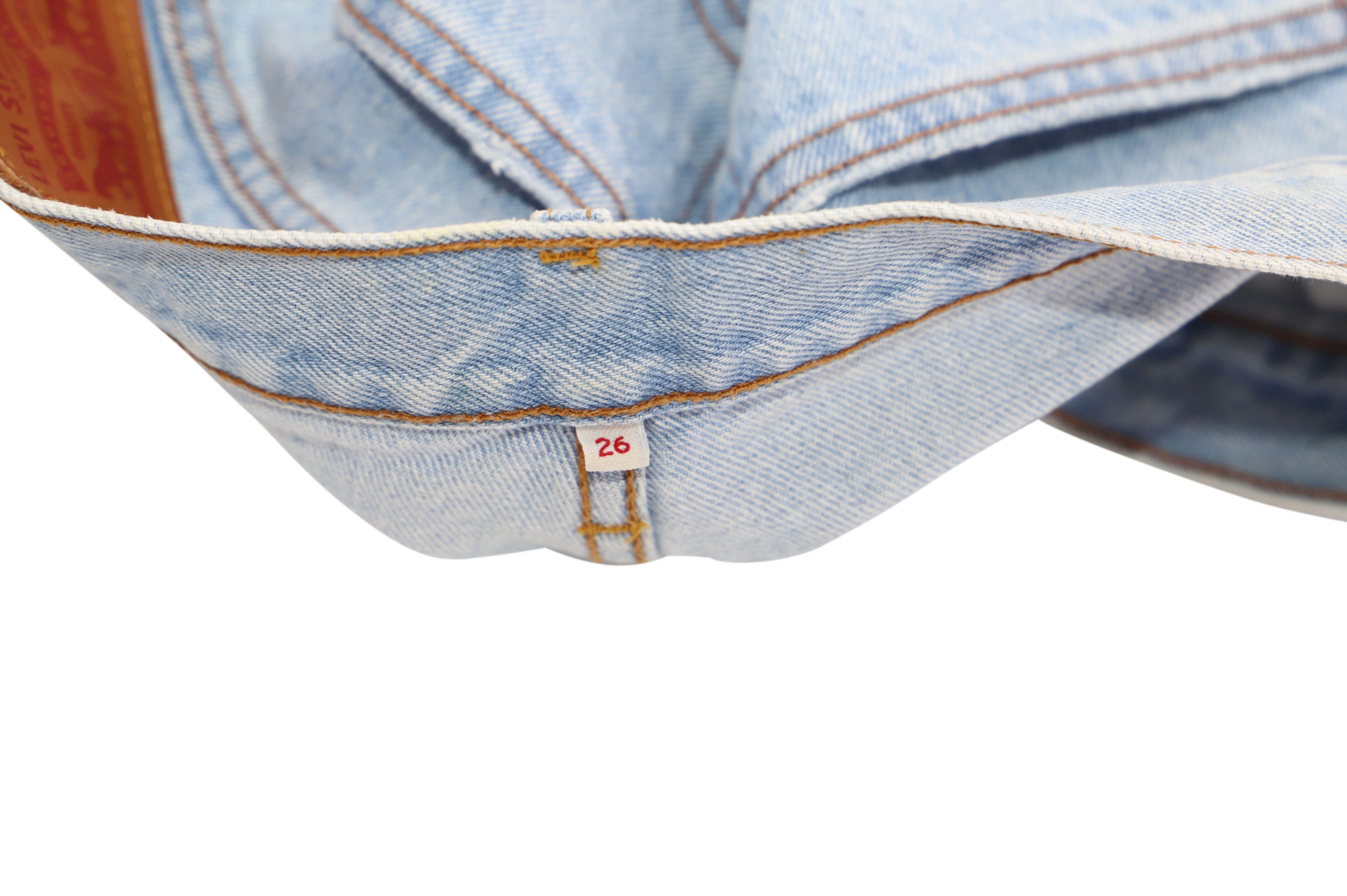 Levi's Levi's Medium Wash Jeans in Light Blue Cotton Denim Size 26" / US 2 / IT 38 - 3 Thumbnail