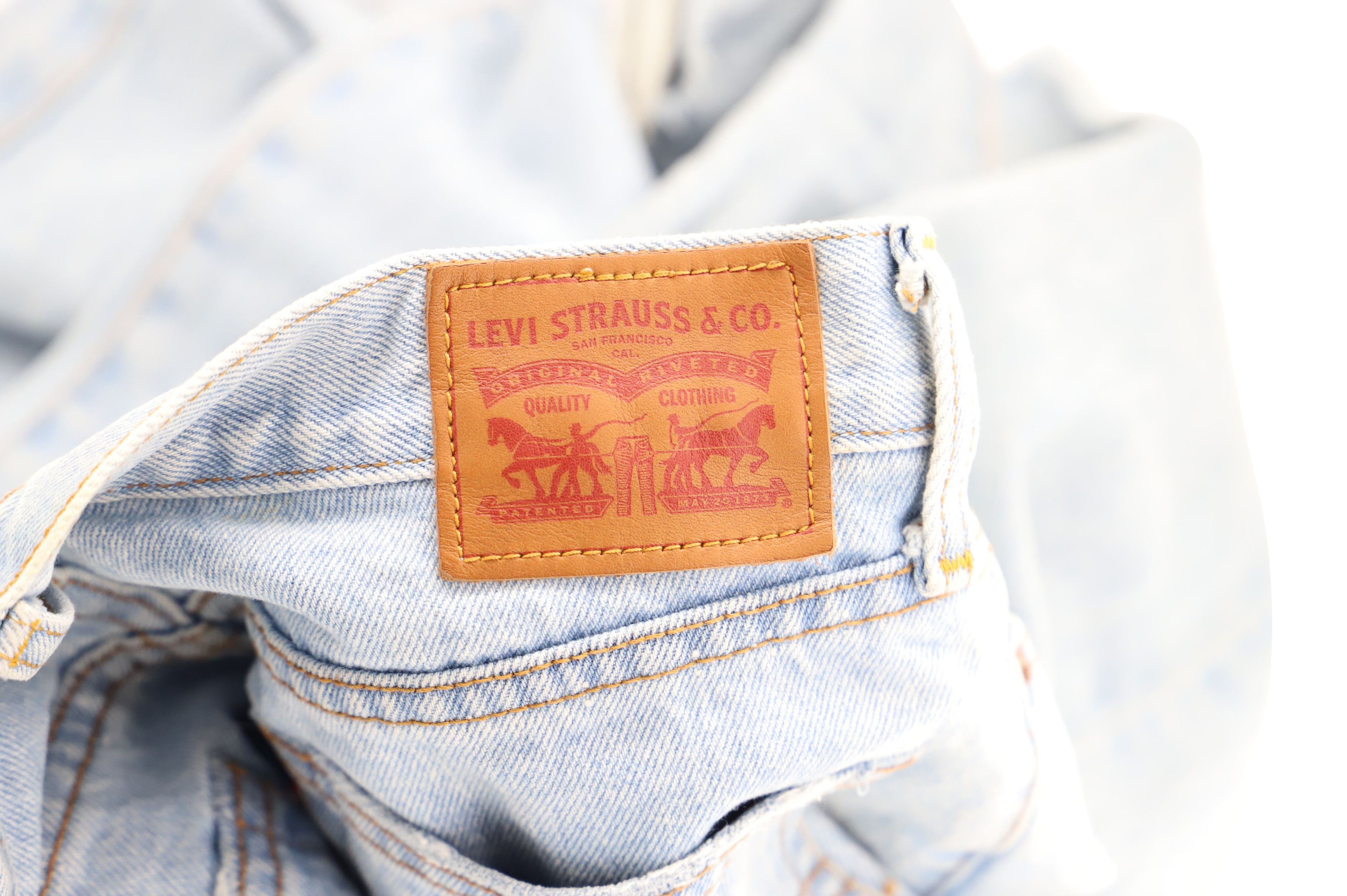 Levi's Levi's Medium Wash Jeans in Light Blue Cotton Denim Size 26" / US 2 / IT 38 - 4 Thumbnail