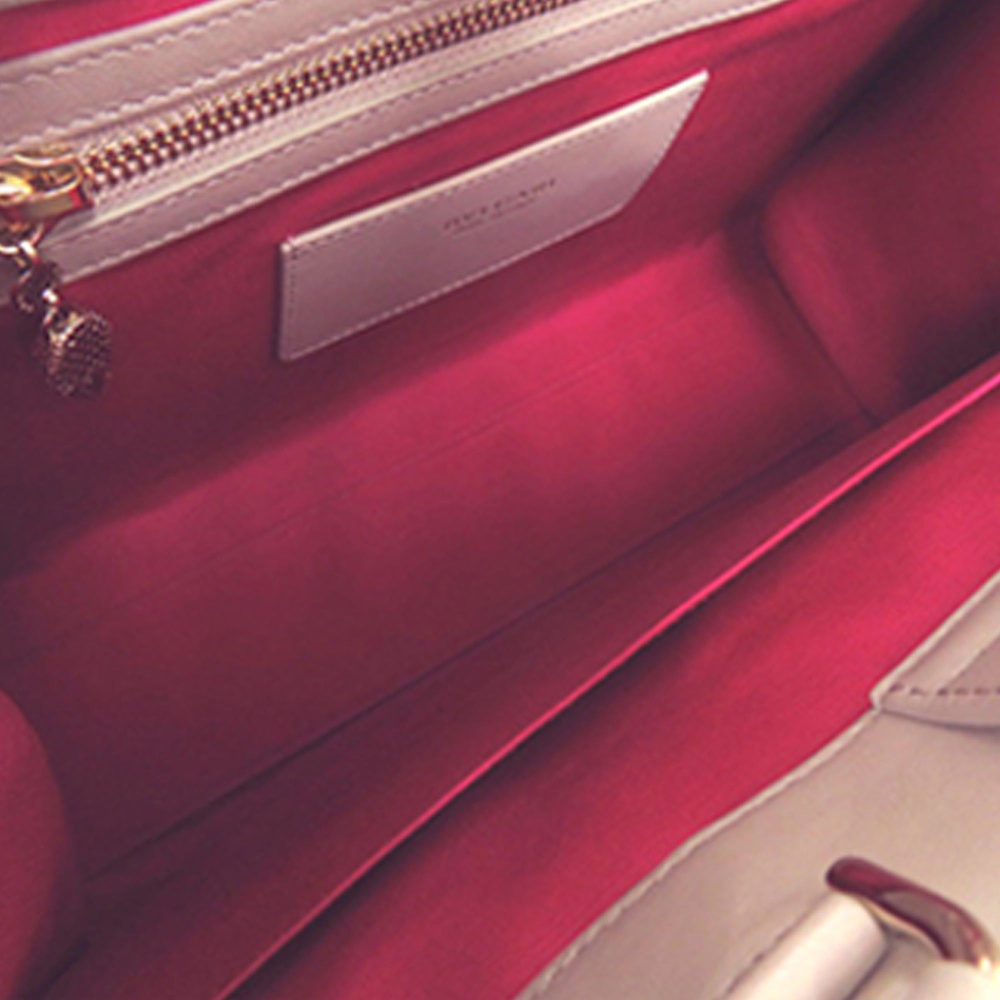 Bvlgari Embossed Leather Logo Infinitum Tote Size ONE SIZE - 5 Thumbnail