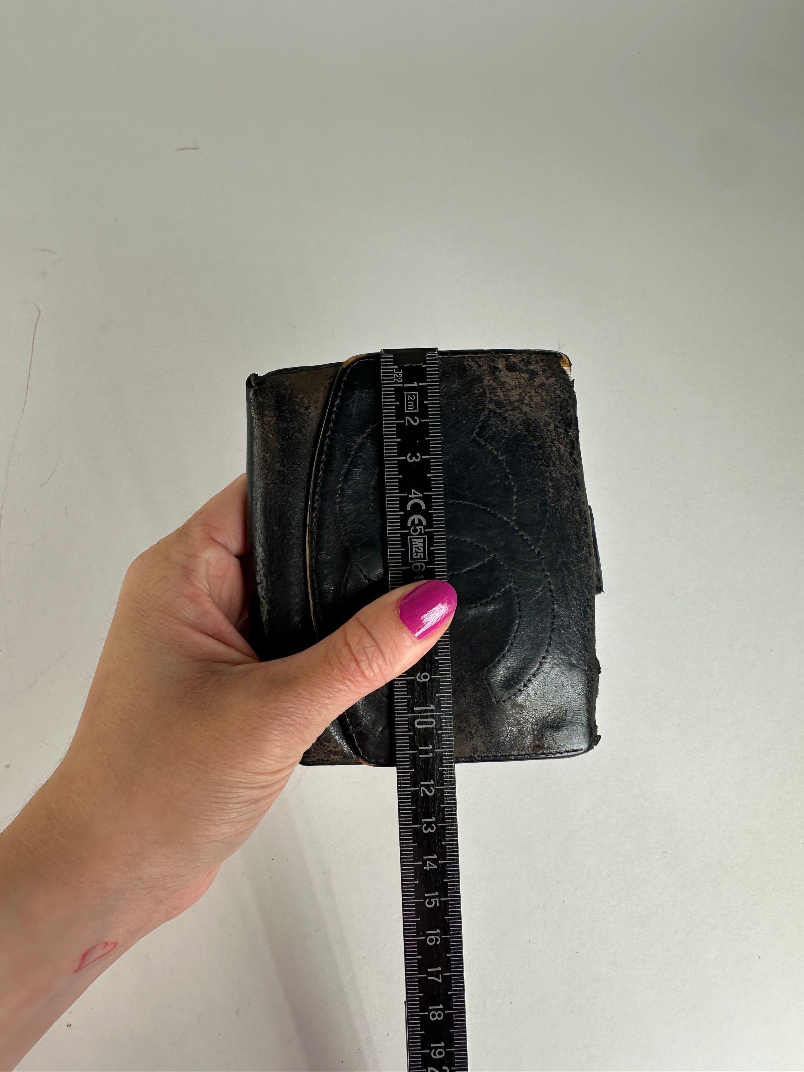 Chanel Vintage CC Leather Wallet Black Size ONE SIZE - 8 Thumbnail