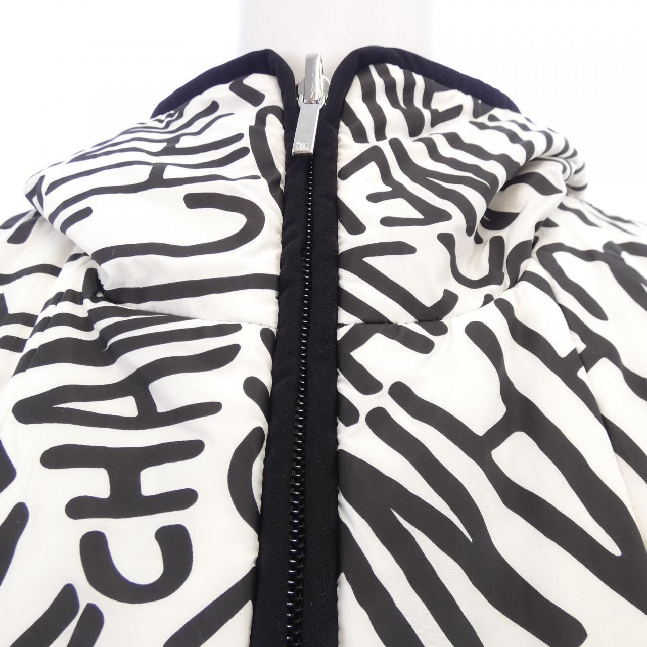 Chanel Chanel Chanel Down Jacket Down Jacket Textile Outerwear P70625V62737 DUTY FREE for USA Size ONE SIZE - 5 Thumbnail