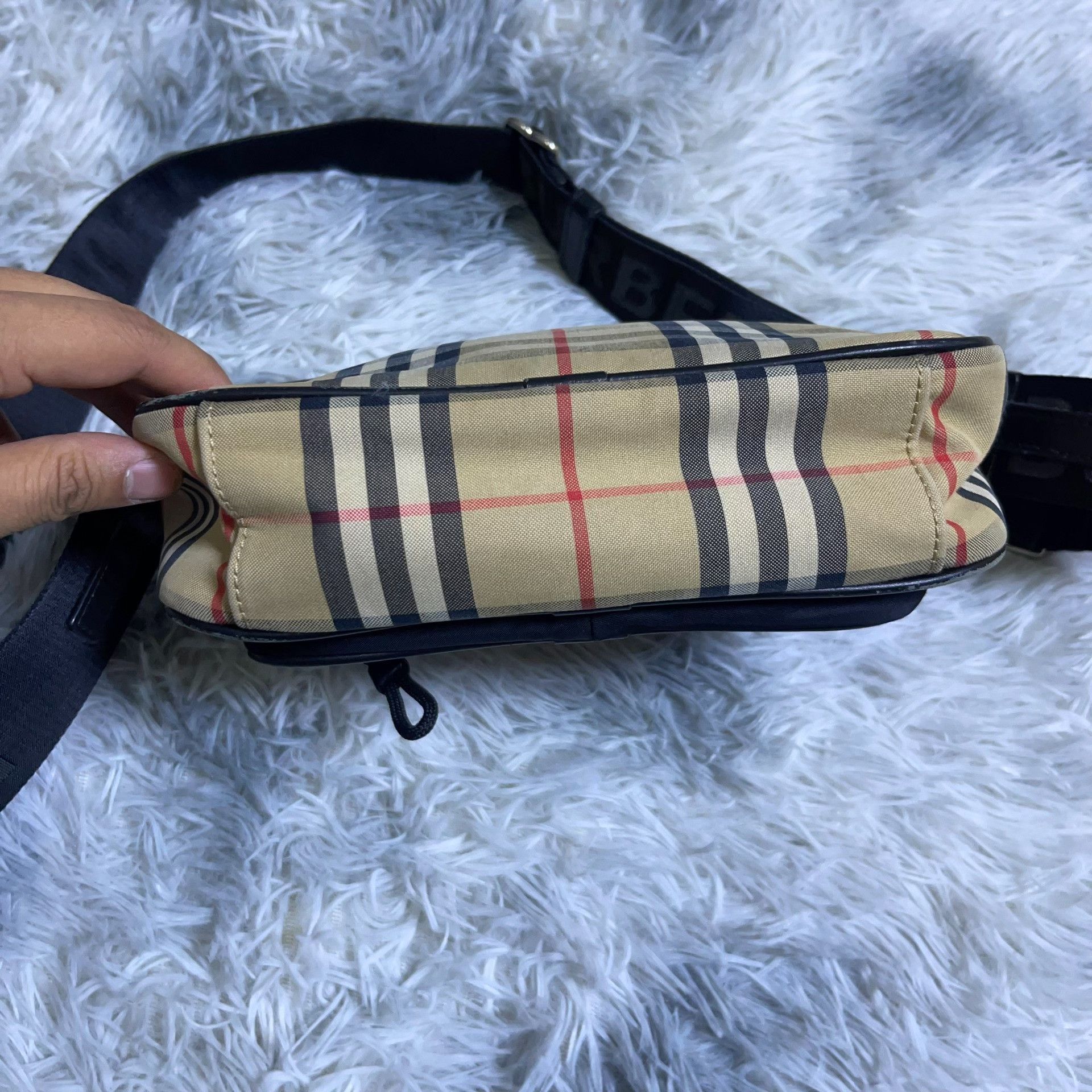 Burberry Burberry Vintage Check Calf Leather Camera Bag Size ONE SIZE - 3 Thumbnail