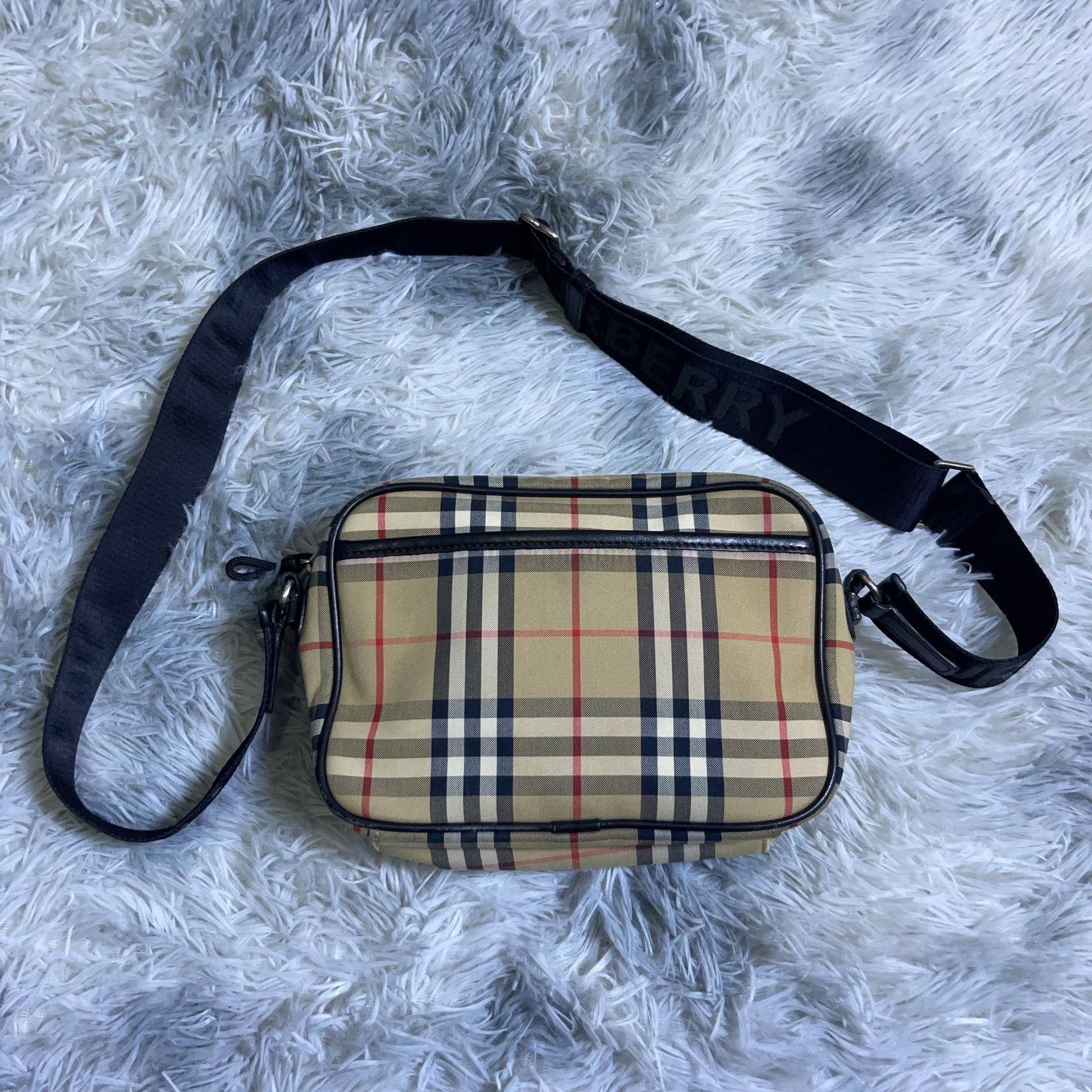 Burberry Burberry Vintage Check Calf Leather Camera Bag Size ONE SIZE - 2 Thumbnail