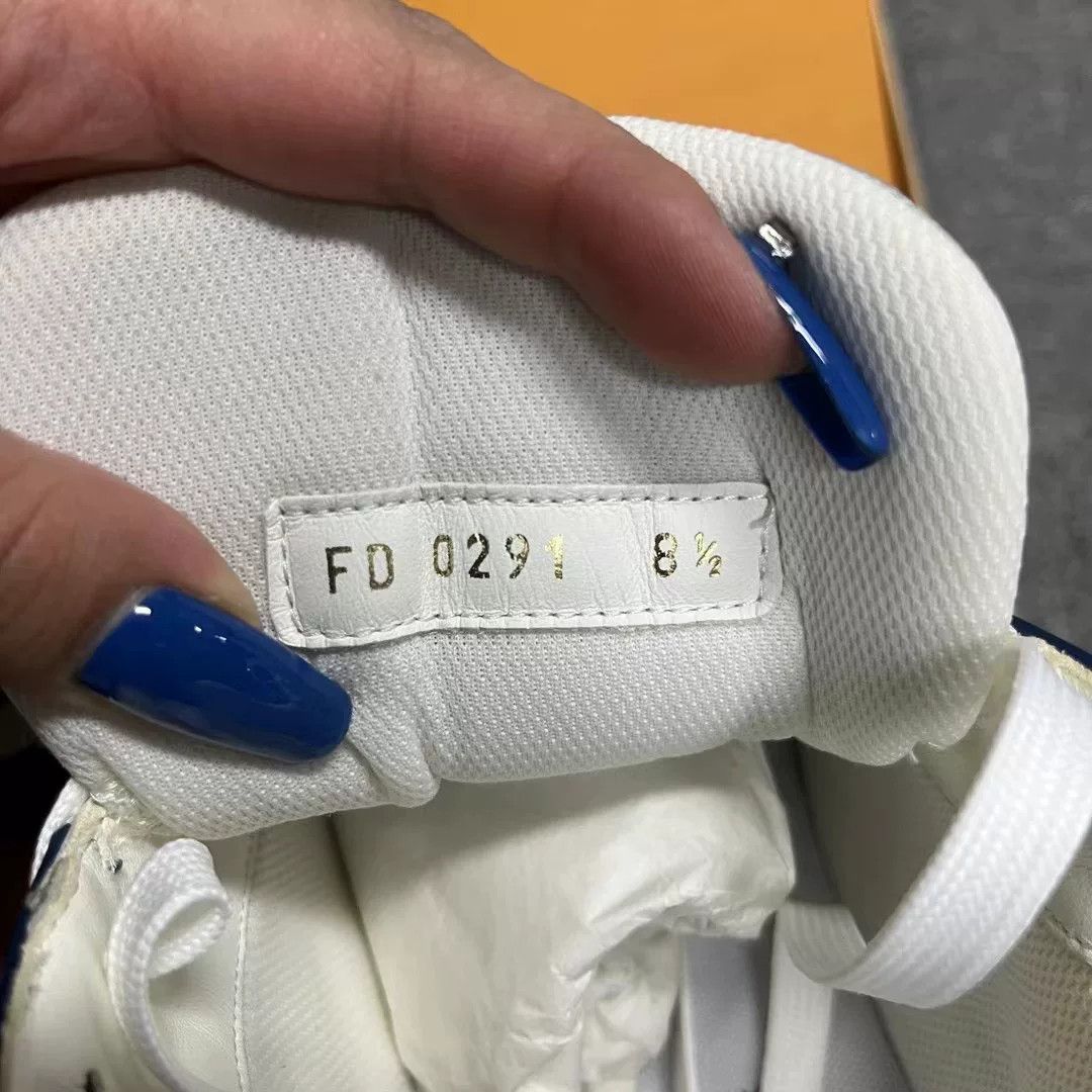 Louis Vuitton Louis Vuitton Blue White Low-Top Sneakers Size US 6 / EU 39 - 4 Thumbnail
