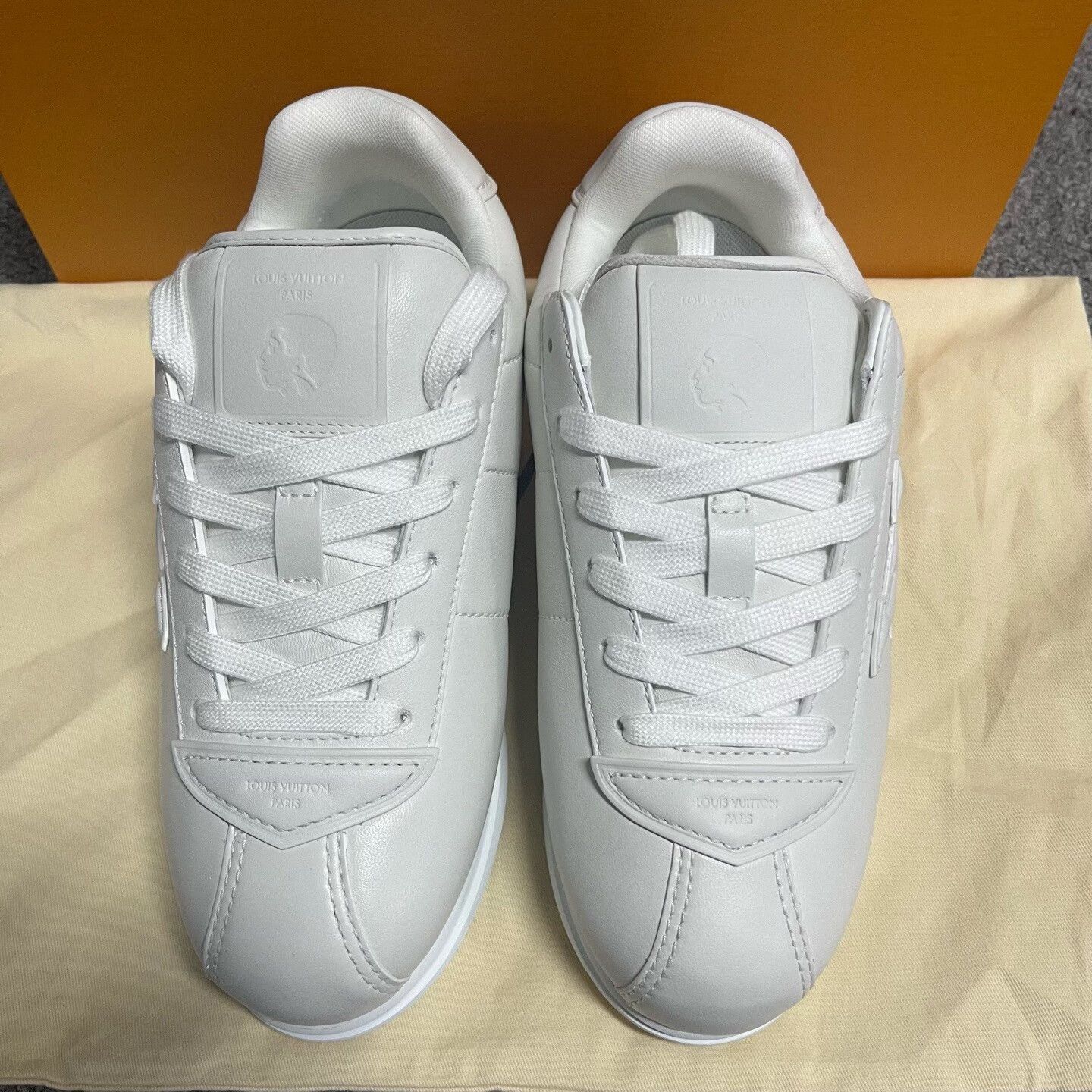 Louis Vuitton Louis Vuitton 25 Pattern Embossed Low-Top Casual Shoes Size US 6 / EU 39 - 3 Thumbnail