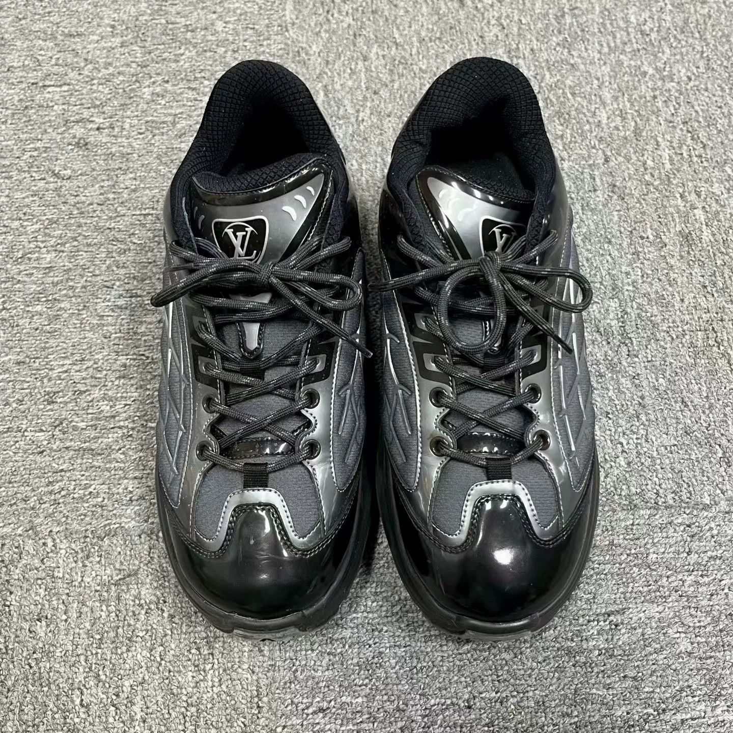 Louis Vuitton Louis Vuitton Black Leather Low-Top Casual Shoes Size US 6 / EU 39 - 2 Thumbnail