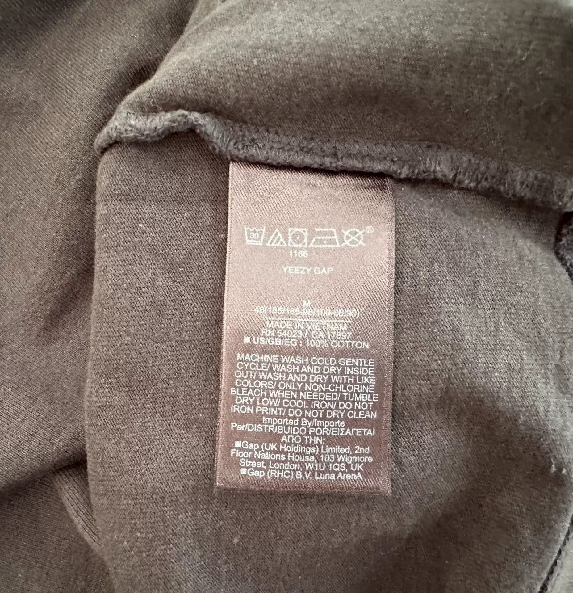 Yeezy YEEZY x Gap Letter Logo Crewneck Long Sleeve T-Shirt Size US M / EU 48-50 / 2 - 3 Thumbnail
