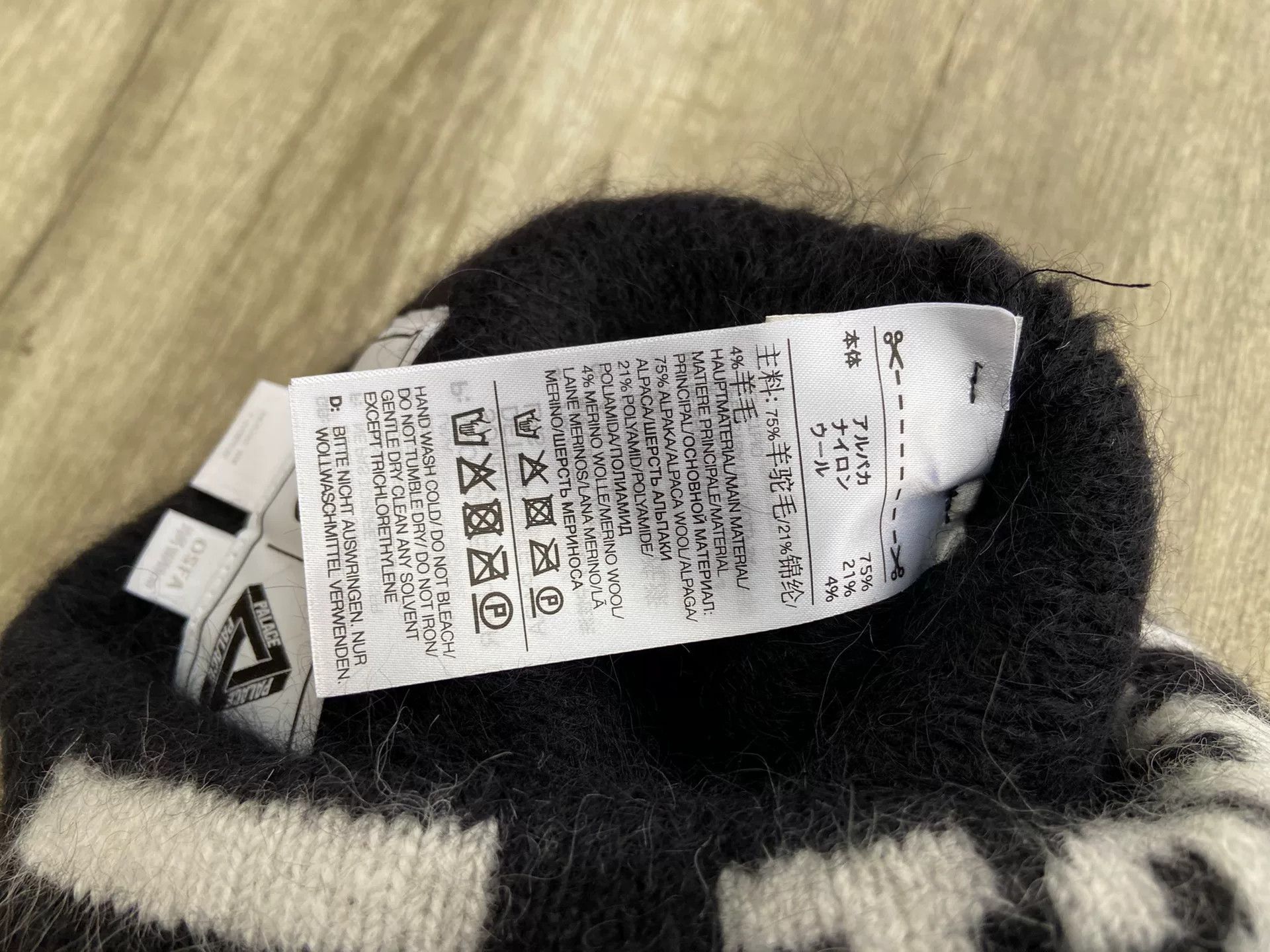 Y-3 PALACE 22 x Y-3 Logo Stripe Beanie Size ONE SIZE - 3 Thumbnail
