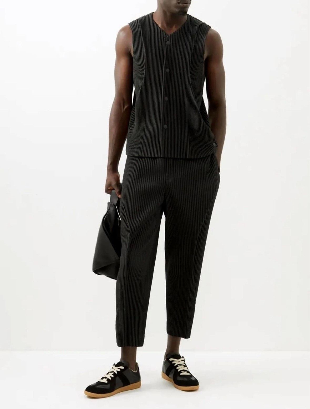 Pleats Please Issey Miyake Issey Miyake Pleated Button Vest Size US L / EU 52-54 / 3 - 3 Thumbnail