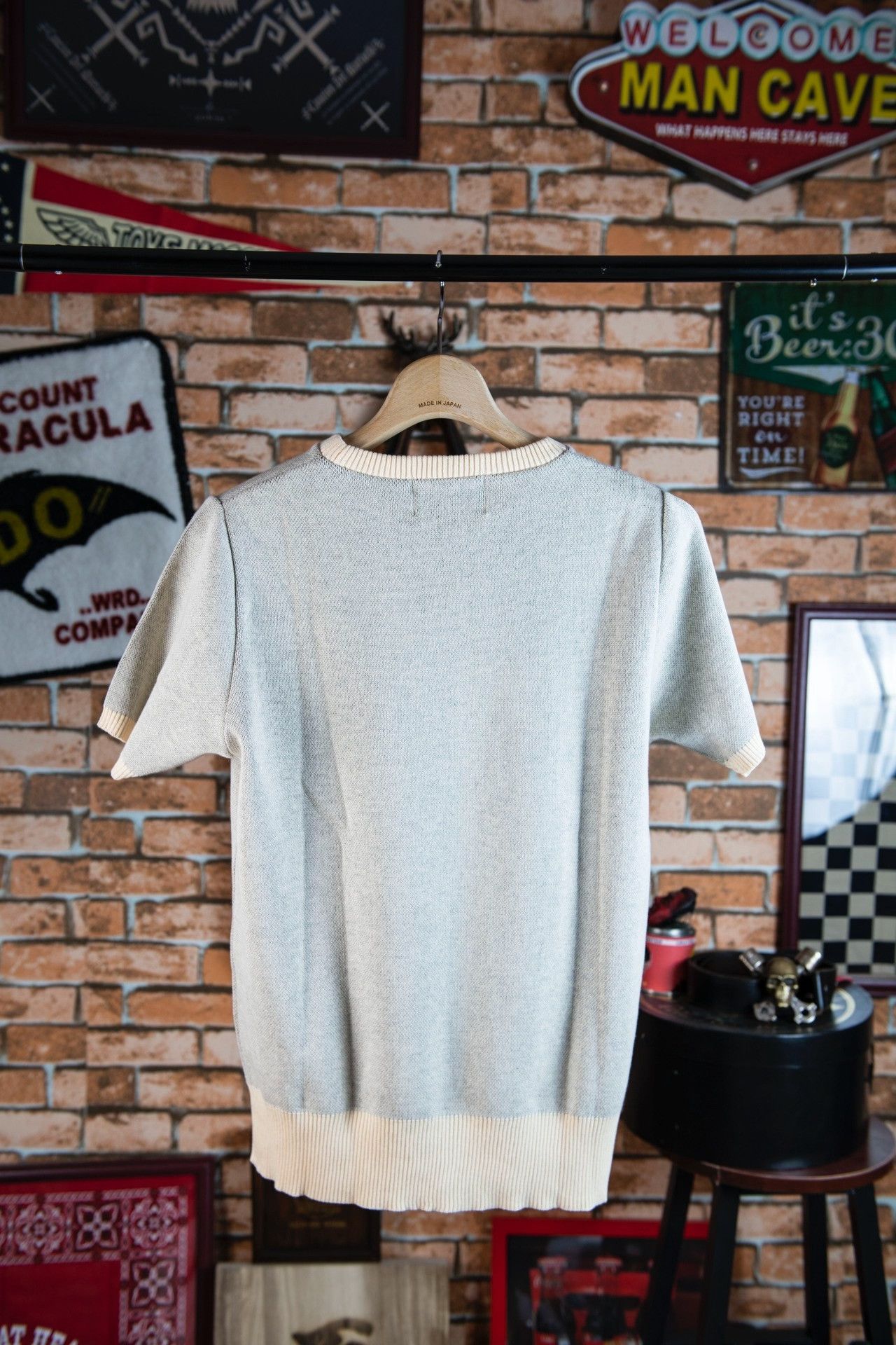 Standard & Strange Weirdo Short-Sleeve Knitted Sweater Size US S / EU 44-46 / 1 - 2 Thumbnail