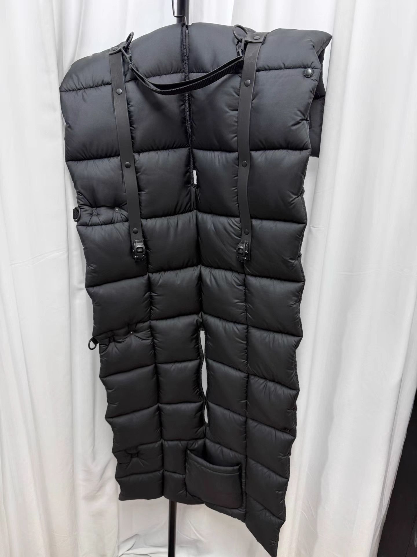 Junya Watanabe Black Puffer Vest with Straps and Pockets Size US S / EU 44-46 / 1 - 7 Thumbnail