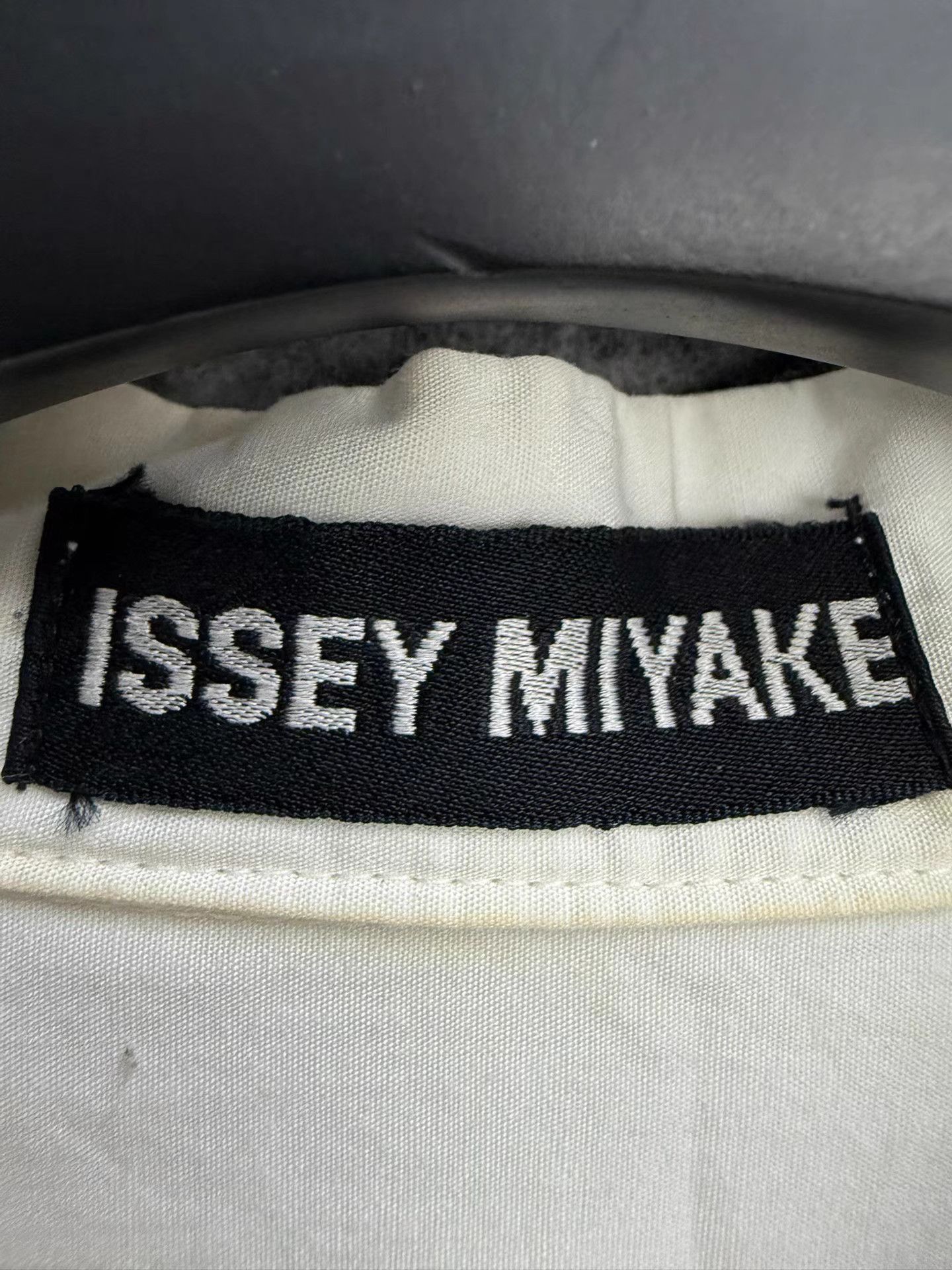 Issey Miyake White Gradient Long Sleeve Button-Up Shirt XL Size US XL / EU 56 / 4 - 4 Thumbnail