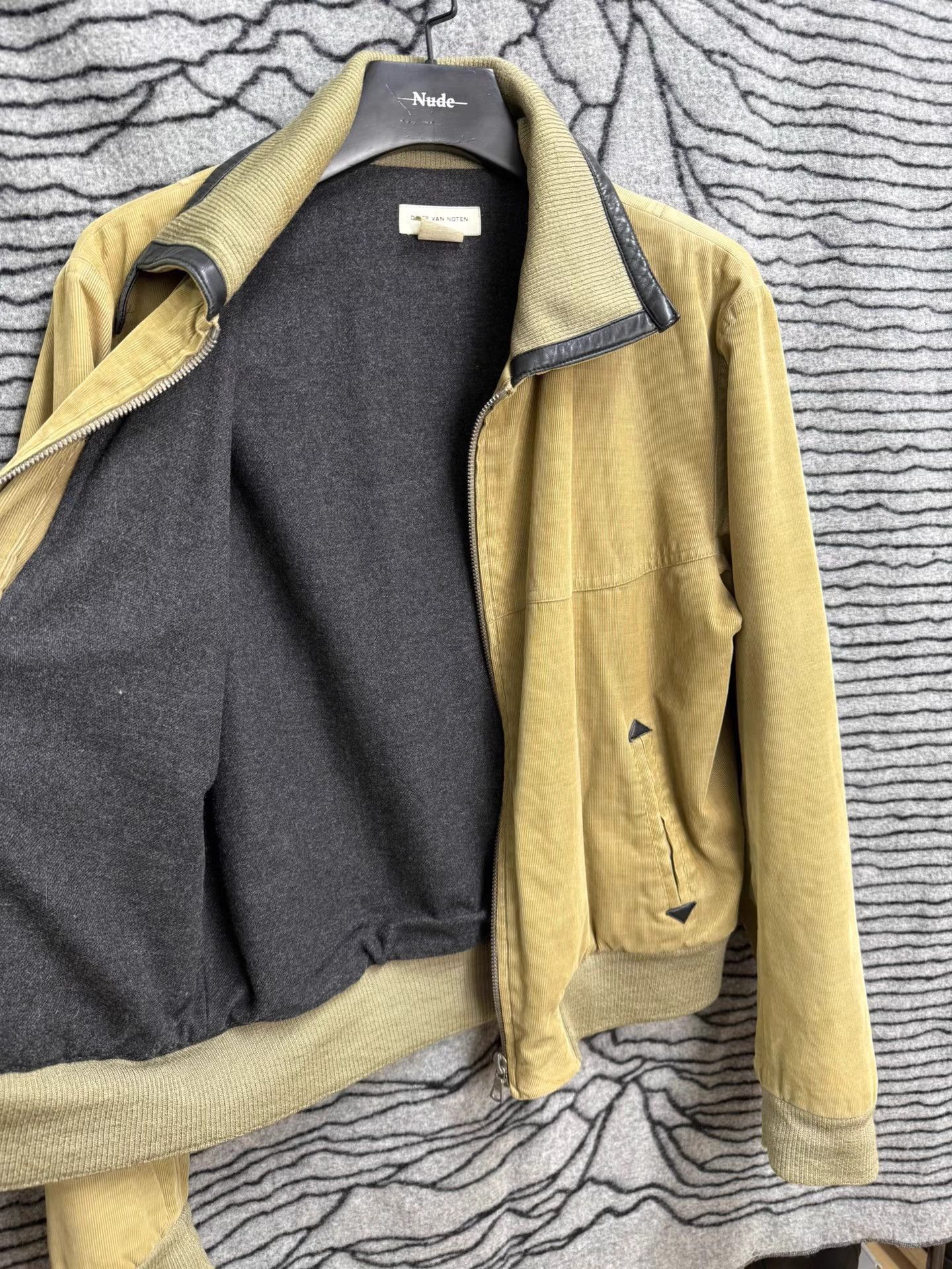 Dries Van Noten Beige Corduroy Bomber Jacket Size M Size US M / EU 48-50 / 2 - 7 Thumbnail
