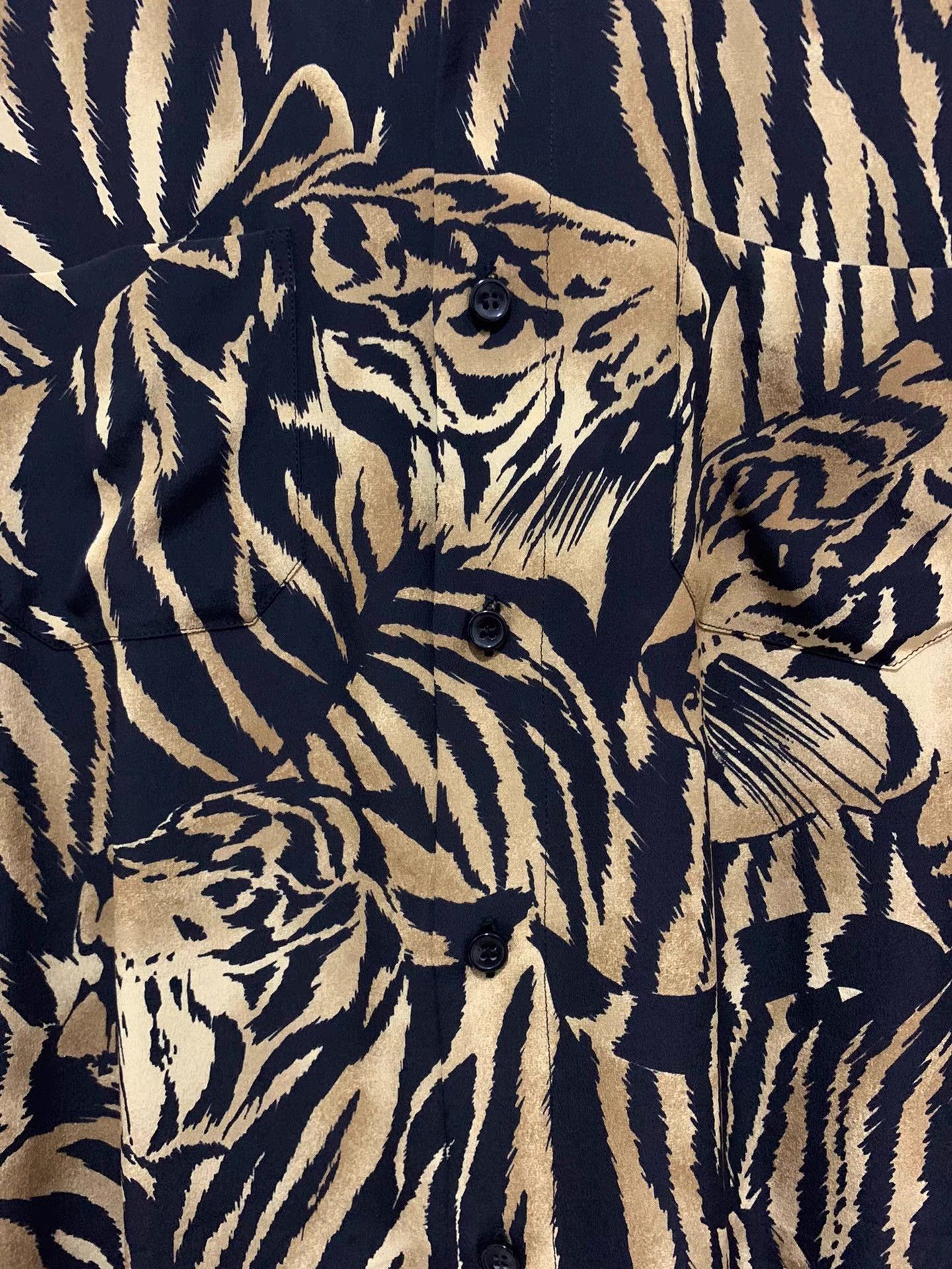 Saint Laurent Paris Tiger Print Long Sleeve Button-Up Shirt Size US S / EU 44-46 / 1 - 4 Thumbnail
