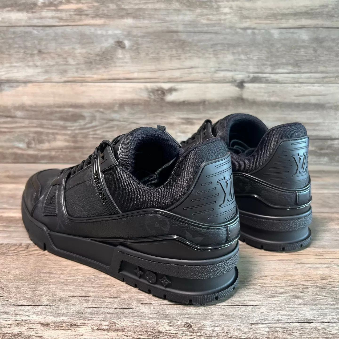 Louis Vuitton Black Low-Top Sneakers Size 8.5 Size US 8.5 / EU 41-42 - 4 Thumbnail