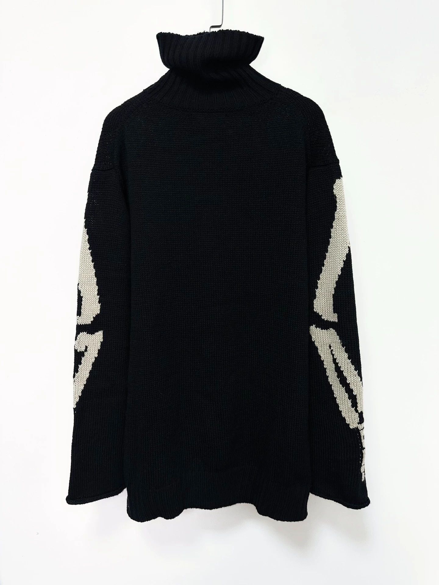 Yohji Yamamoto Black Turtleneck Sweater with Red Cherry Design Size US L / EU 52-54 / 3 - 2 Thumbnail