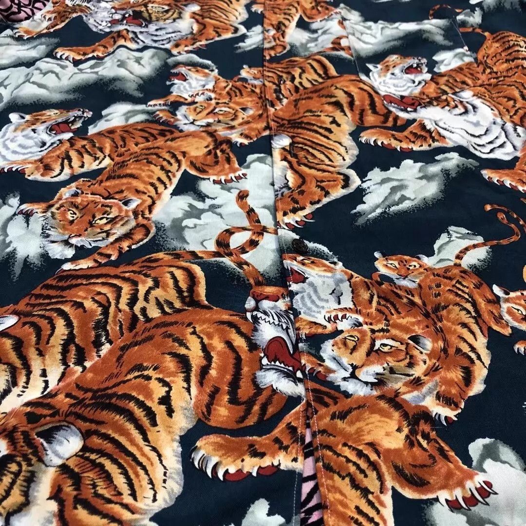 Comme des Garcons Multi Tiger Print Long Sleeve Button-Up Shirt Size US M / EU 48-50 / 2 - 8 Thumbnail