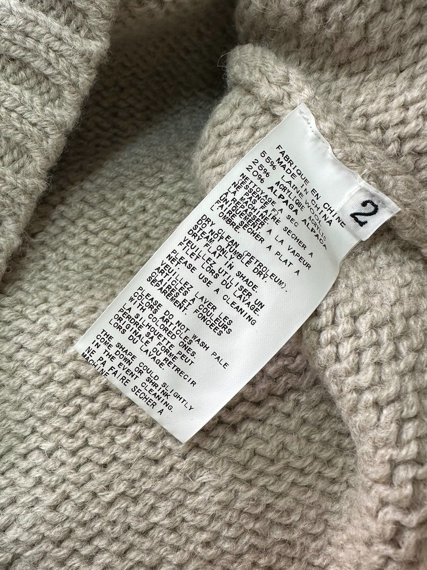 Yohji Yamamoto Beige Turtleneck Sweater with Red Cherry Print Size US M / EU 48-50 / 2 - 7 Thumbnail
