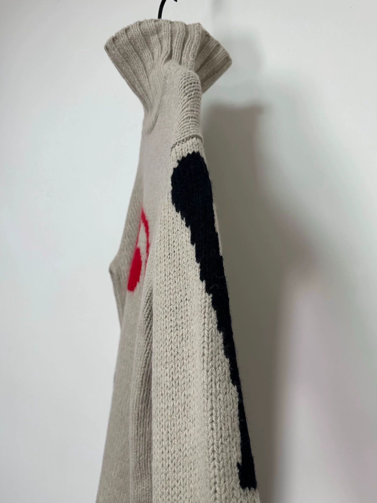 Yohji Yamamoto Beige Turtleneck Sweater with Red Cherry Print Size US M / EU 48-50 / 2 - 5 Thumbnail