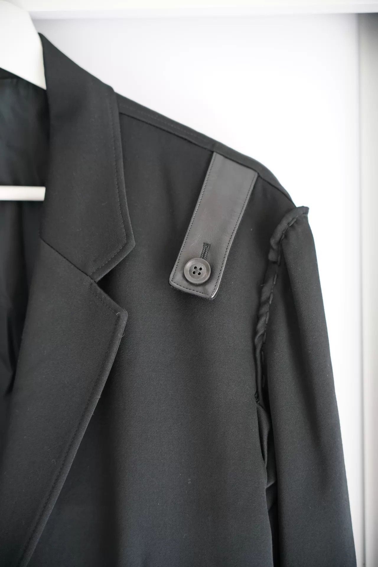 Yohji Yamamoto Black Tailored Blazer with Button Detail - Size M Size US M / EU 48-50 / 2 - 3 Thumbnail
