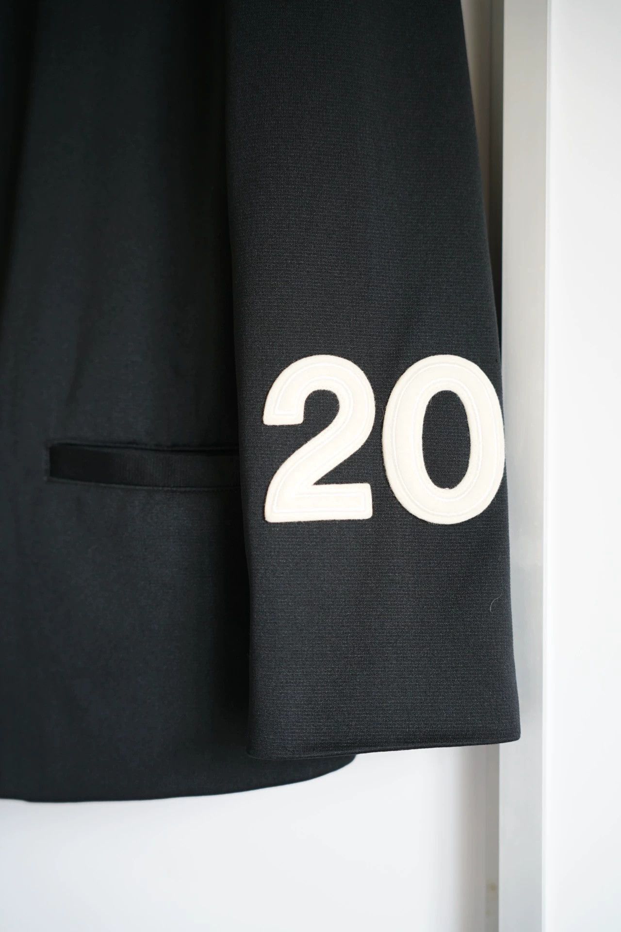 Yohji Yamamoto Black Button-Front Jacket with Embroidered Details Size US L / EU 52-54 / 3 - 4 Thumbnail