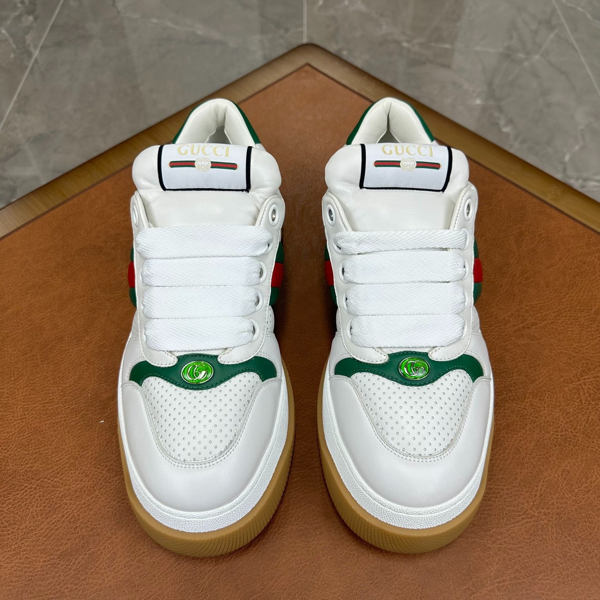 Gucci Gucci White Lowtop Sneakers 12 Men Size US 12 / EU 45 - 2 Thumbnail