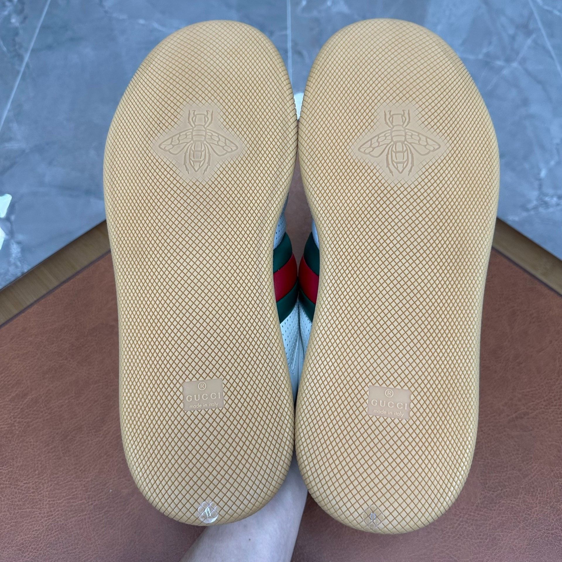 Gucci Gucci White Lowtop Sneakers 12 Men Size US 12 / EU 45 - 6 Thumbnail