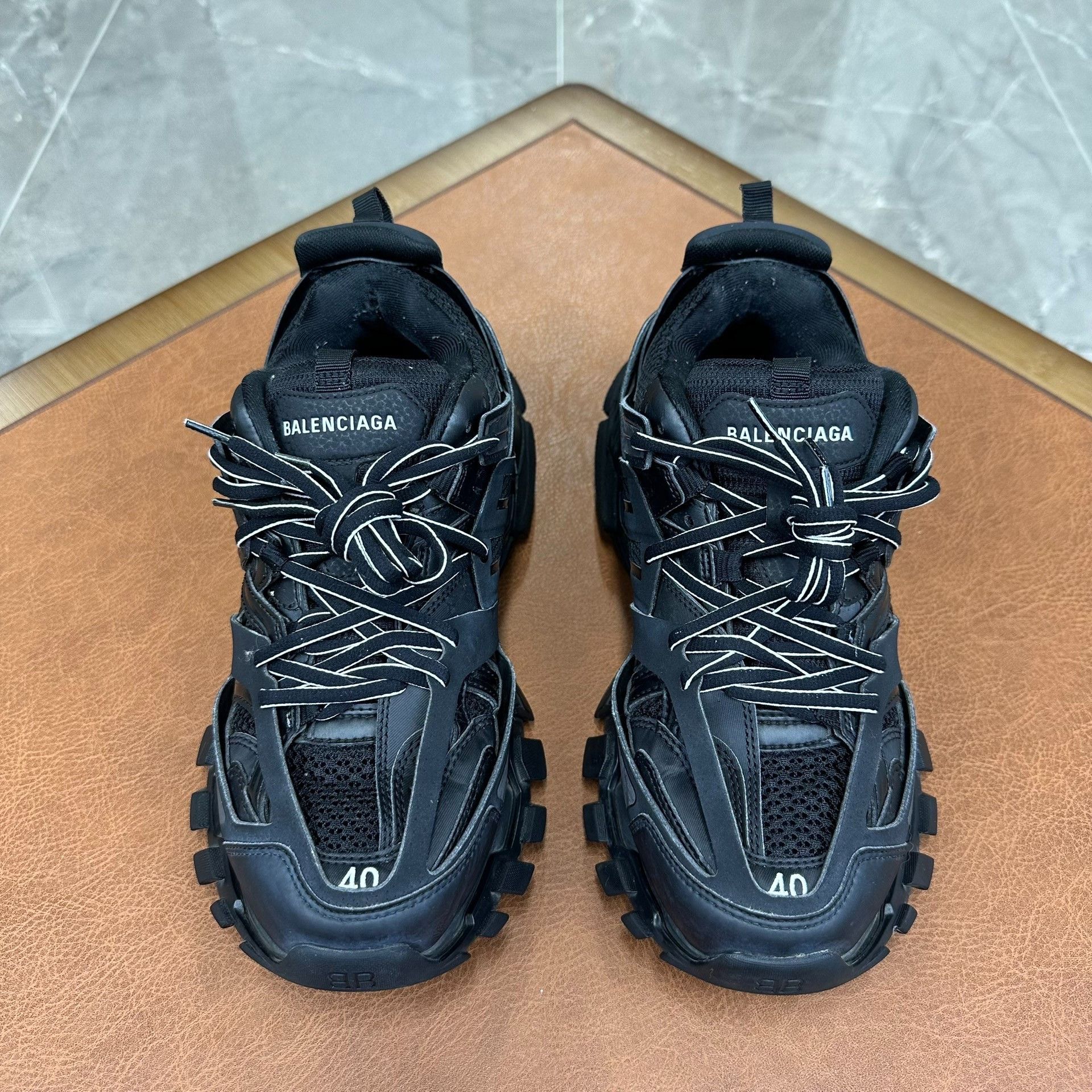 Balenciaga Balenciaga Distressed Black Lowtop Sneakers 7 Men Size US 7 / EU 40 - 2 Thumbnail