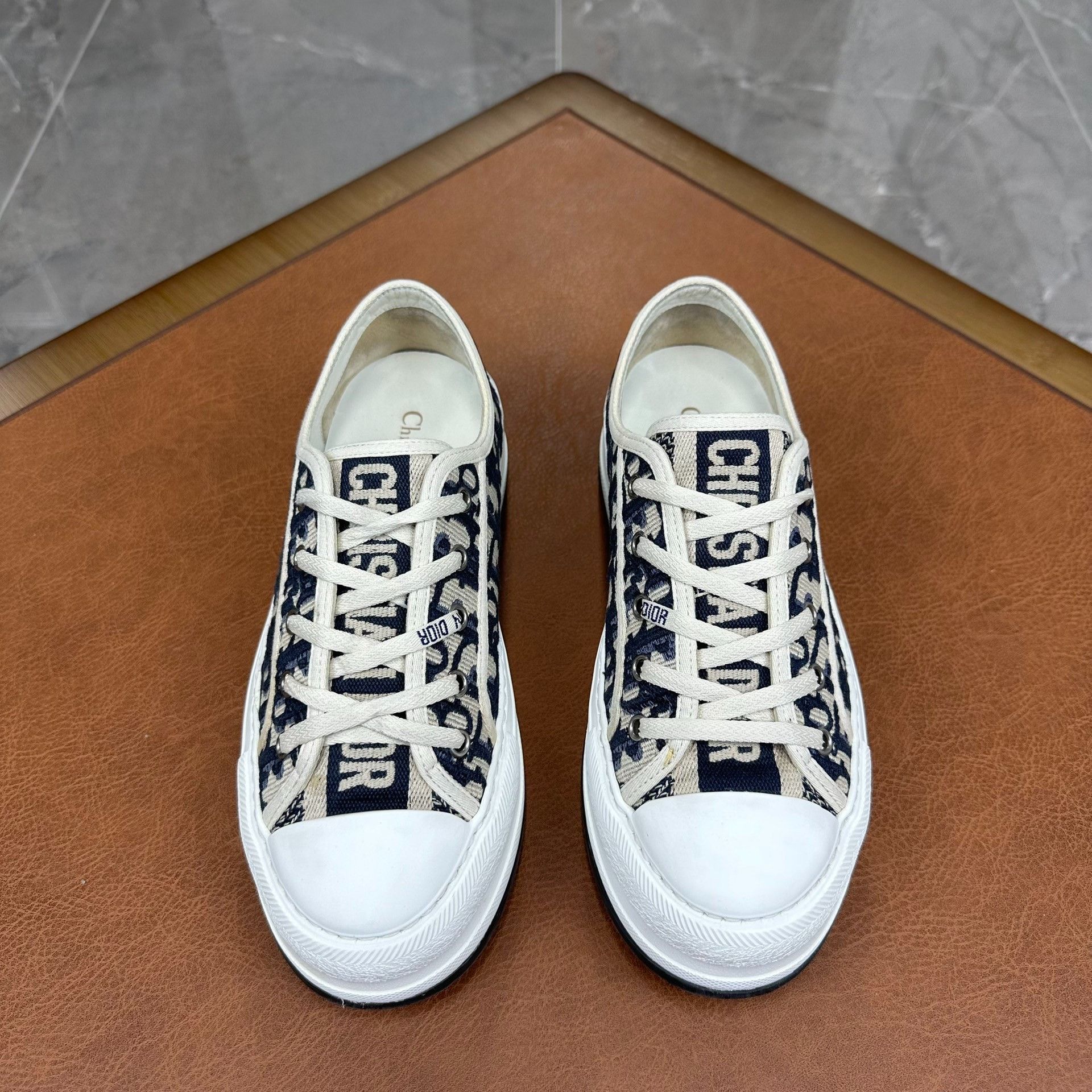 Dior Dior Embroidered Beige Lowtop Sneakers it_38-5 Women Size US 8.5 / IT 38.5 - 2 Thumbnail