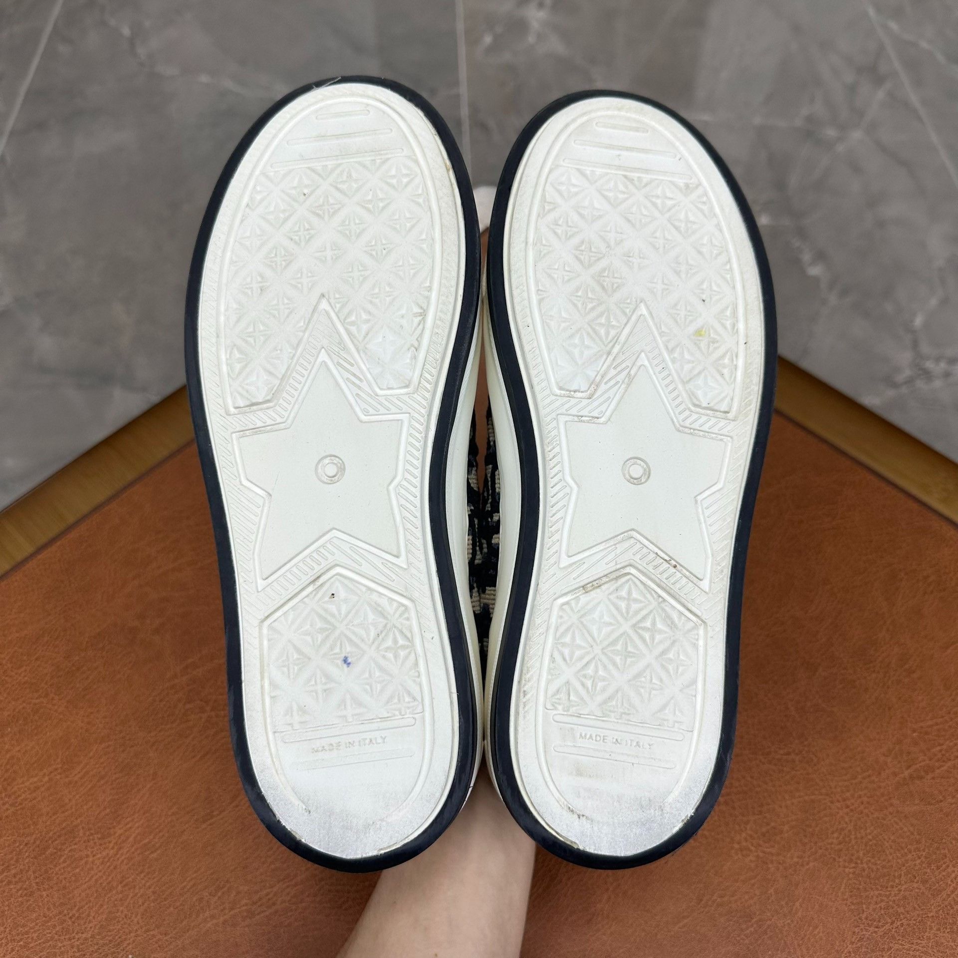Dior Dior Embroidered Beige Lowtop Sneakers it_38-5 Women Size US 8.5 / IT 38.5 - 7 Thumbnail