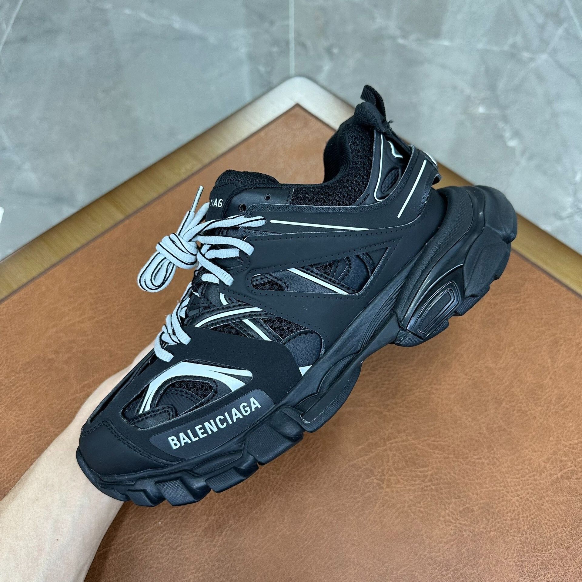 Balenciaga Balenciaga Black Lowtop Sneakers it_37 Women Size US 7 / IT 37 - 3 Thumbnail