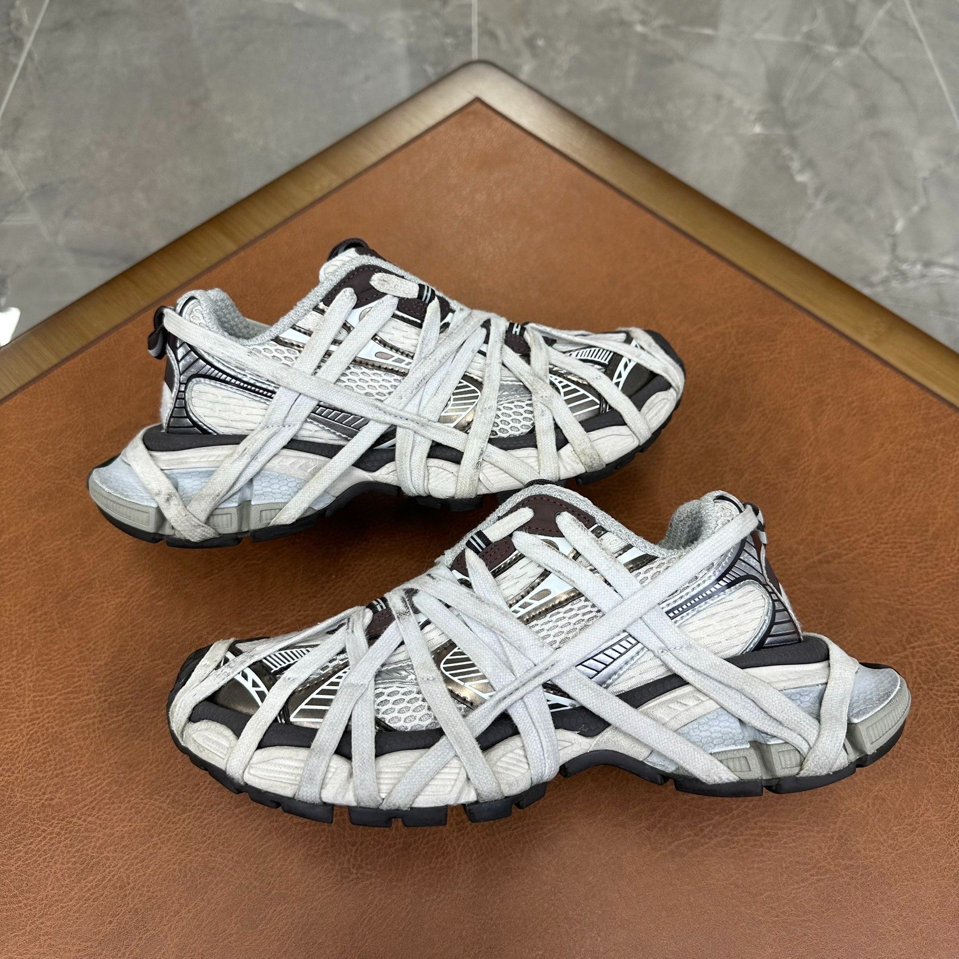 Balenciaga Balenciaga Gray Lowtop Sneakers it_36 Women Size US 6 / IT 36 - 4 Thumbnail