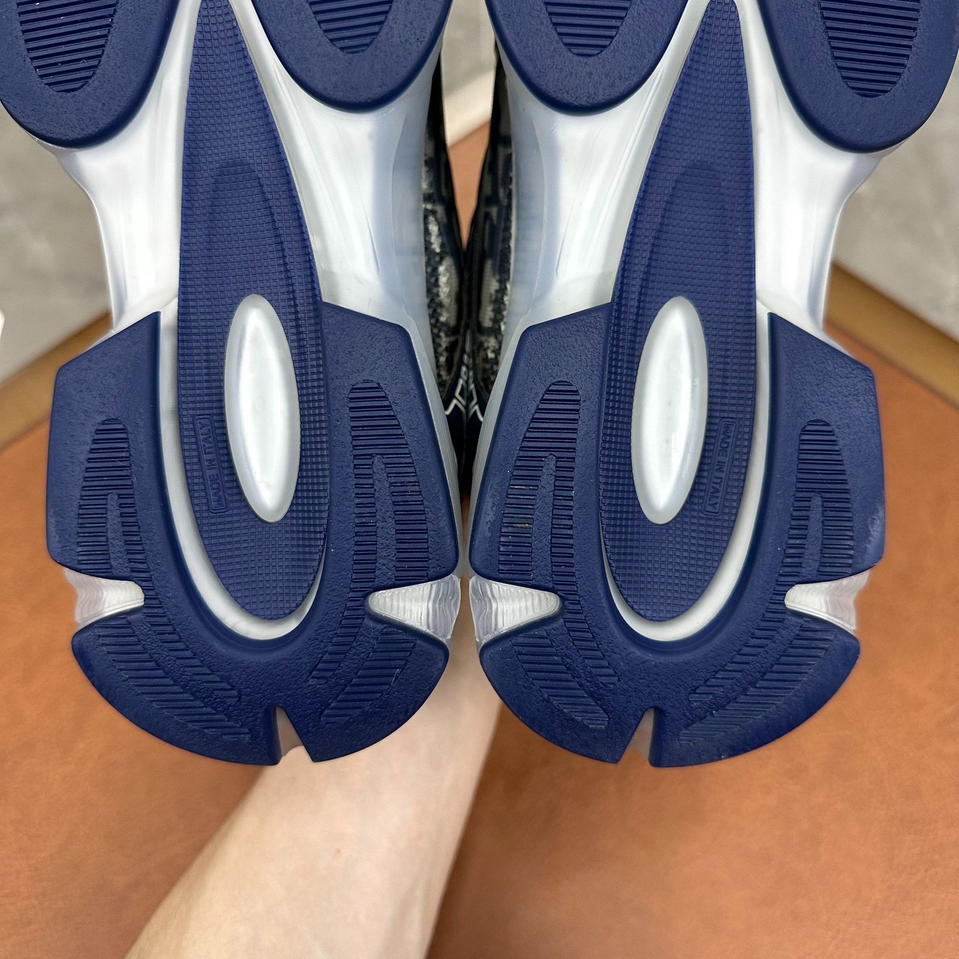 Dior Dior Printed Blue Lowtop Sneakers it_37 Women Size US 7 / IT 37 - 9 Thumbnail