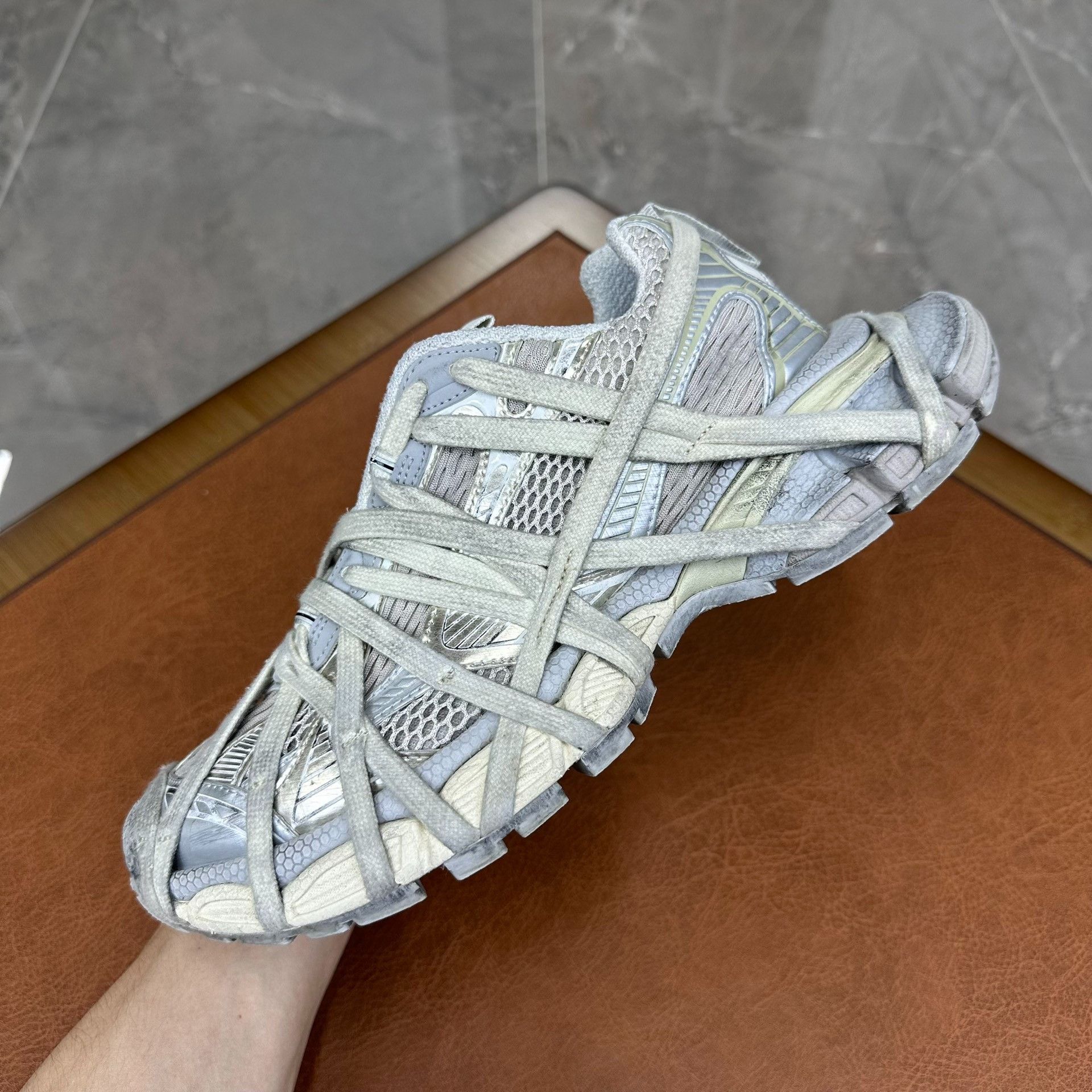 Balenciaga Balenciaga Beige Lowtop Sneakers it_38 Women Size US 8 / IT 38 - 5 Thumbnail