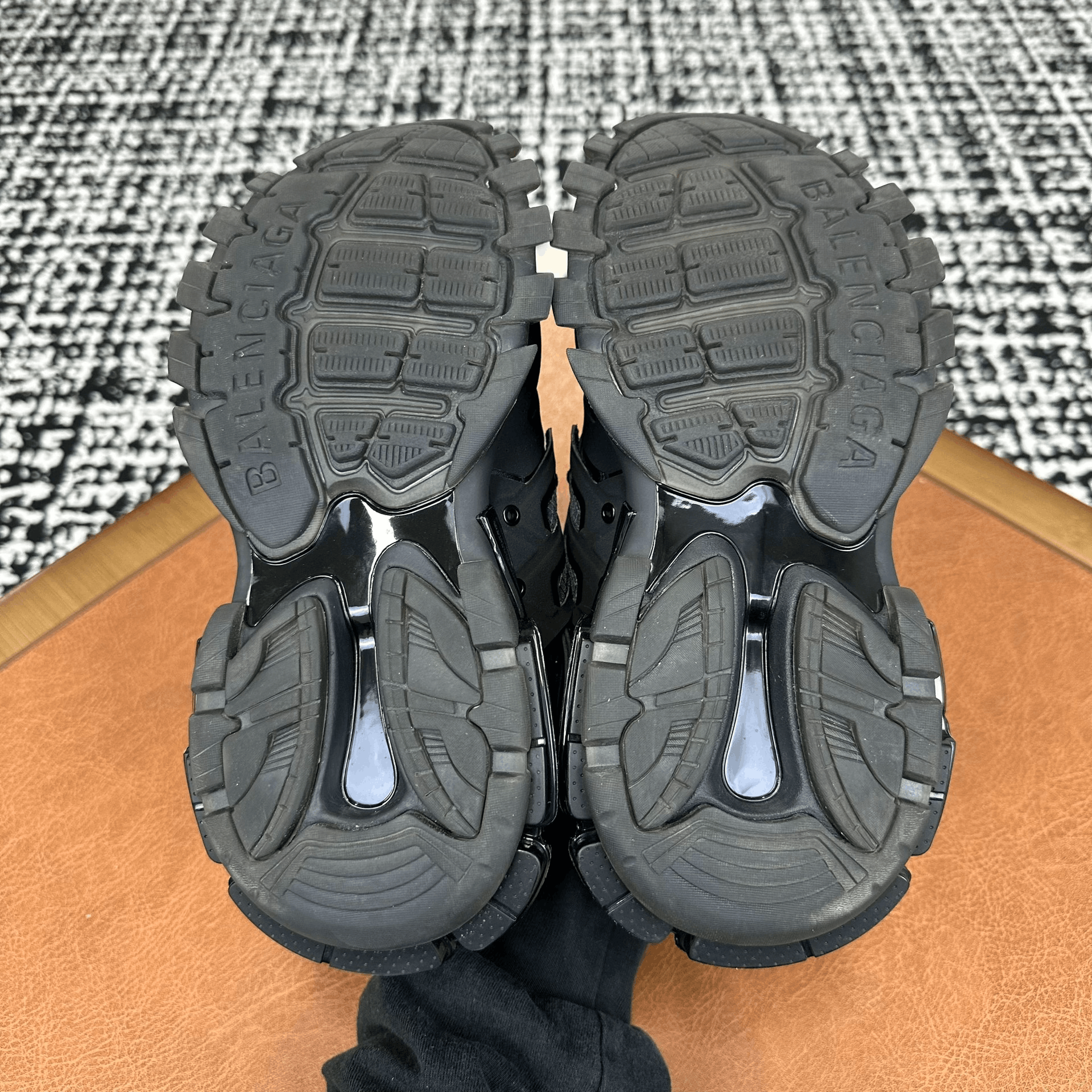 Balenciaga Balenciaga Black Lowtop Sneakers it_37 Women Size US 7 / IT 37 - 8 Thumbnail