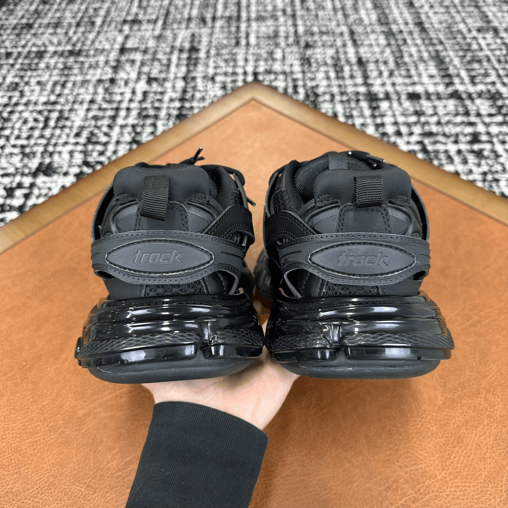 Balenciaga Balenciaga Black Lowtop Sneakers it_37 Women Size US 7 / IT 37 - 3 Thumbnail