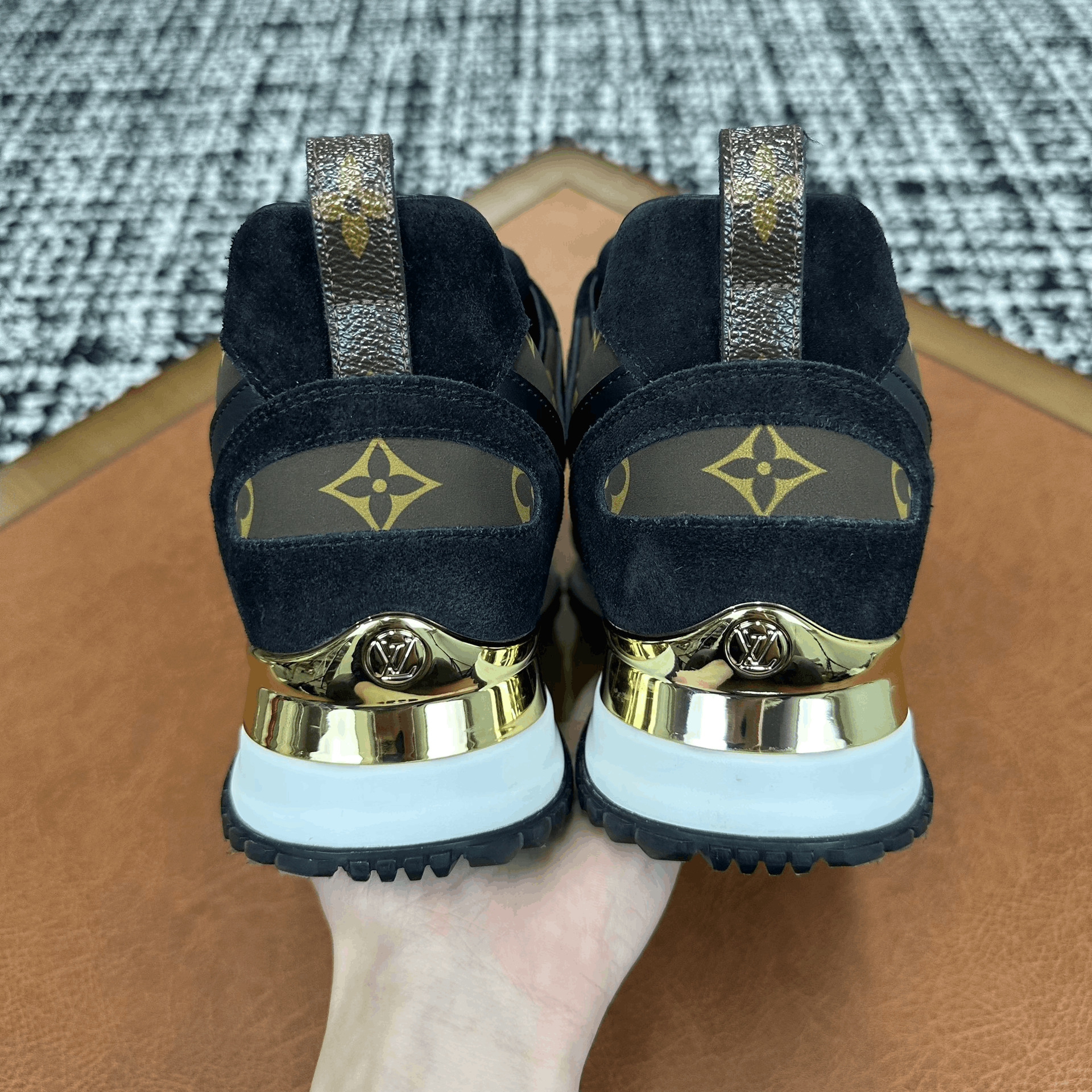 Louis Vuitton Louis Vuitton Black Lowtop Sneakers it_37-5 Women Size US 7.5 / IT 37.5 - 3 Thumbnail