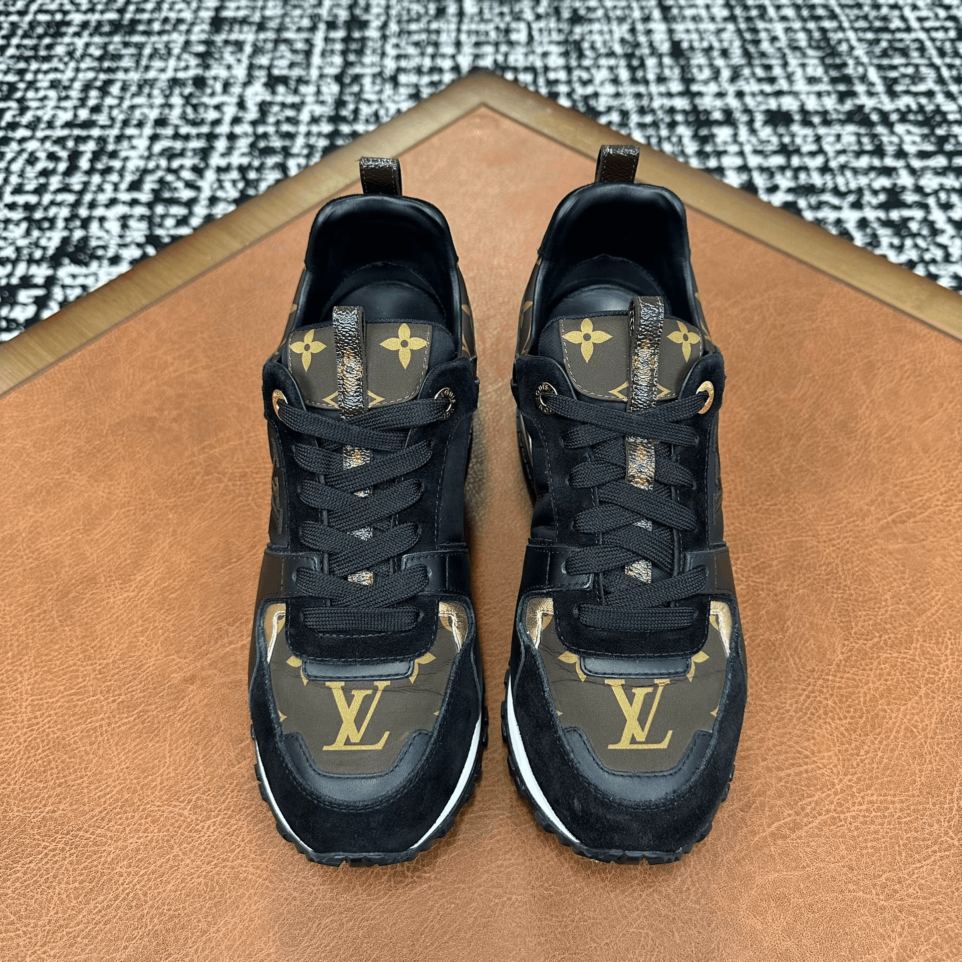 Louis Vuitton Louis Vuitton Black Lowtop Sneakers it_37-5 Women Size US 7.5 / IT 37.5 - 2 Thumbnail