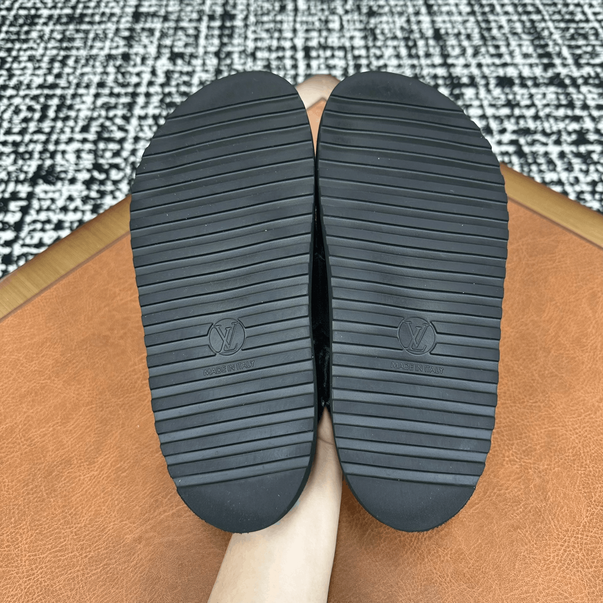 Louis Vuitton Louis Vuitton Black Sandals it_37 Women Size US 7 / IT 37 - 9 Thumbnail