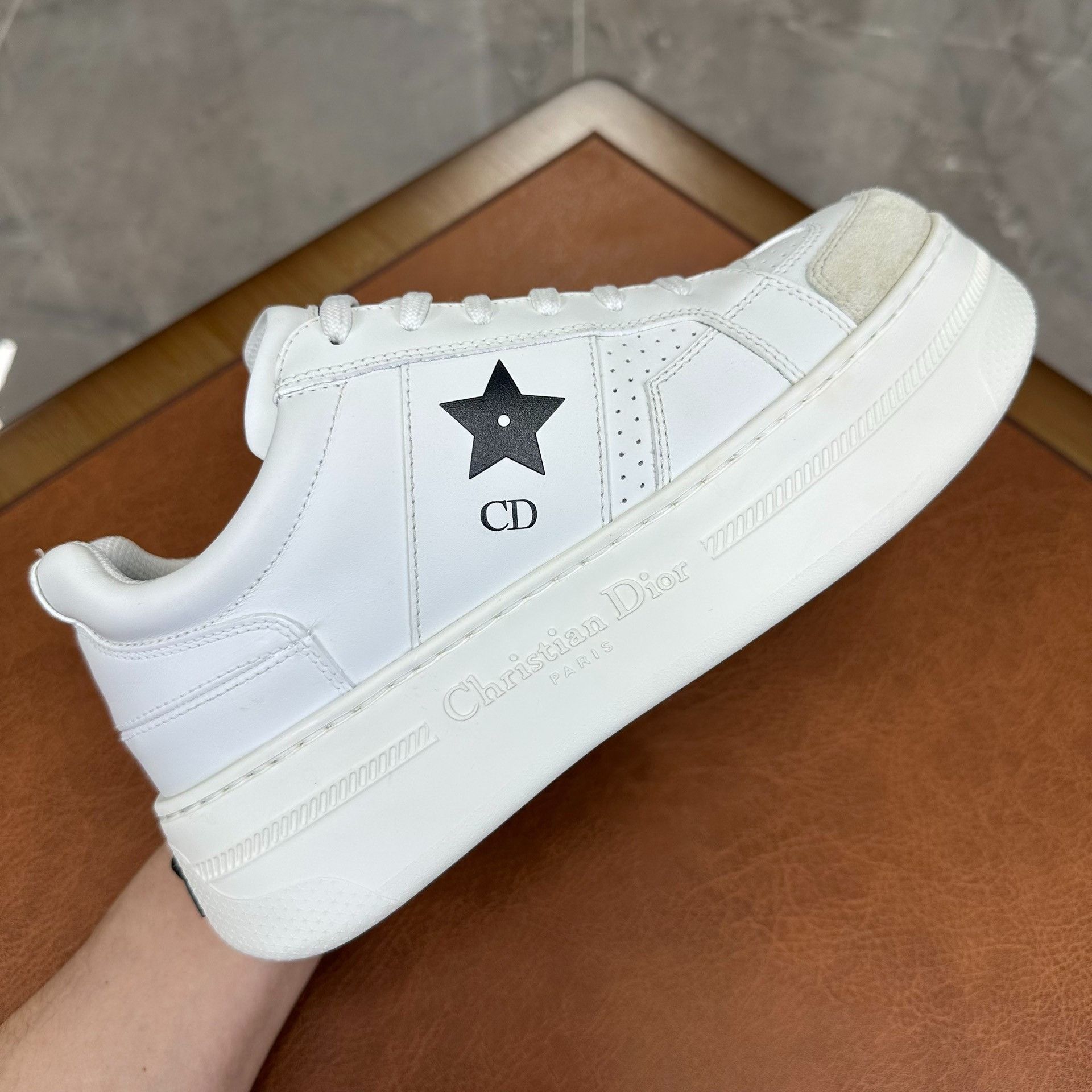Dior Dior Leather White Lowtop Sneakers it_37-5 Women Size US 7.5 / IT 37.5 - 8 Thumbnail