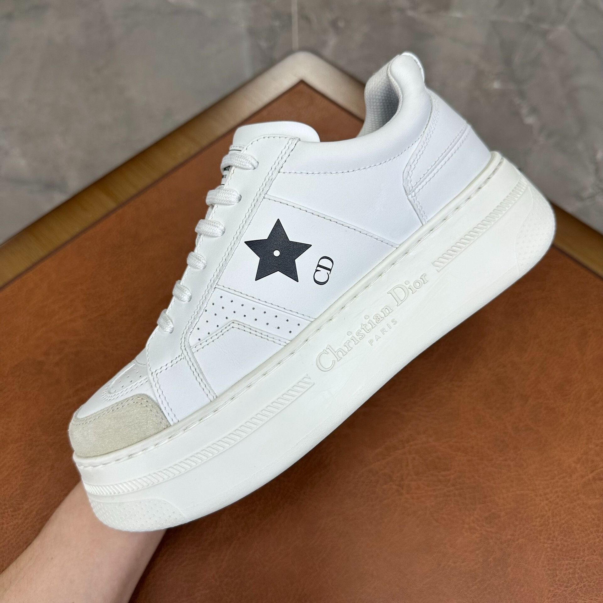 Dior Dior Leather White Lowtop Sneakers it_37-5 Women Size US 7.5 / IT 37.5 - 7 Thumbnail