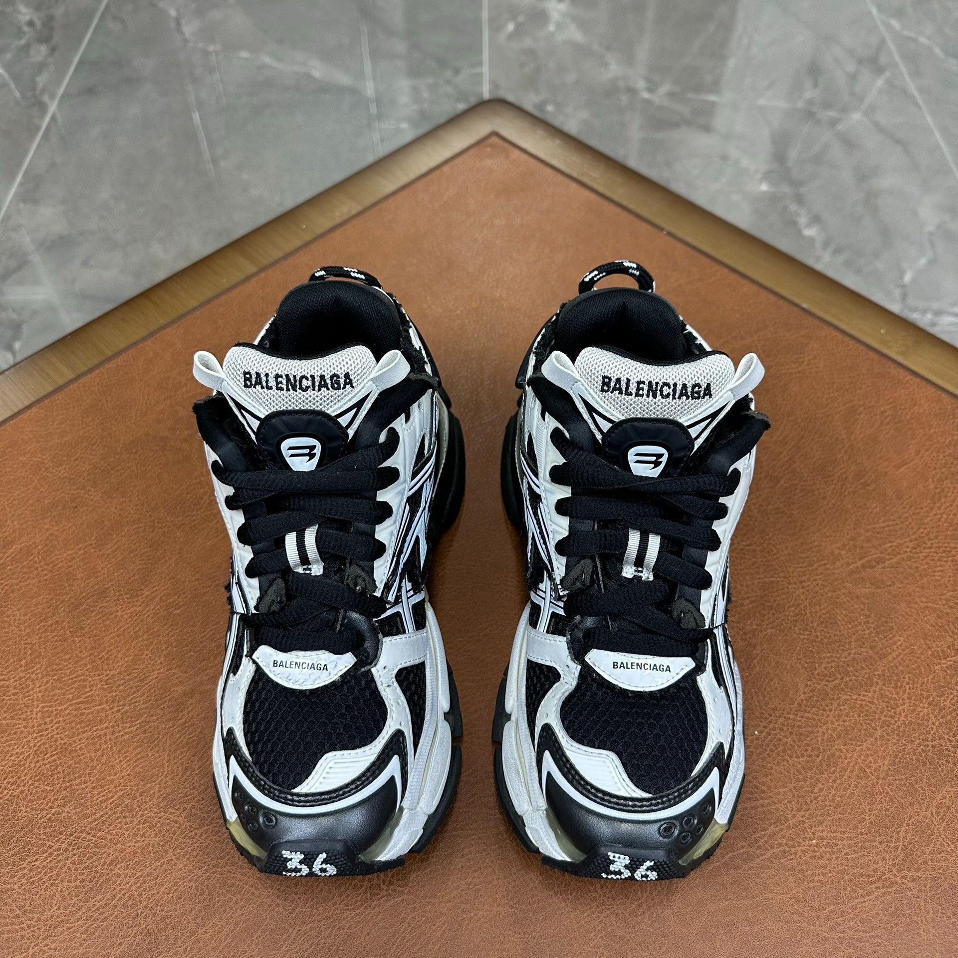 Balenciaga Balenciaga Running Black Lowtop Sneakers it_36 Women Size US 6 / IT 36 - 2 Thumbnail